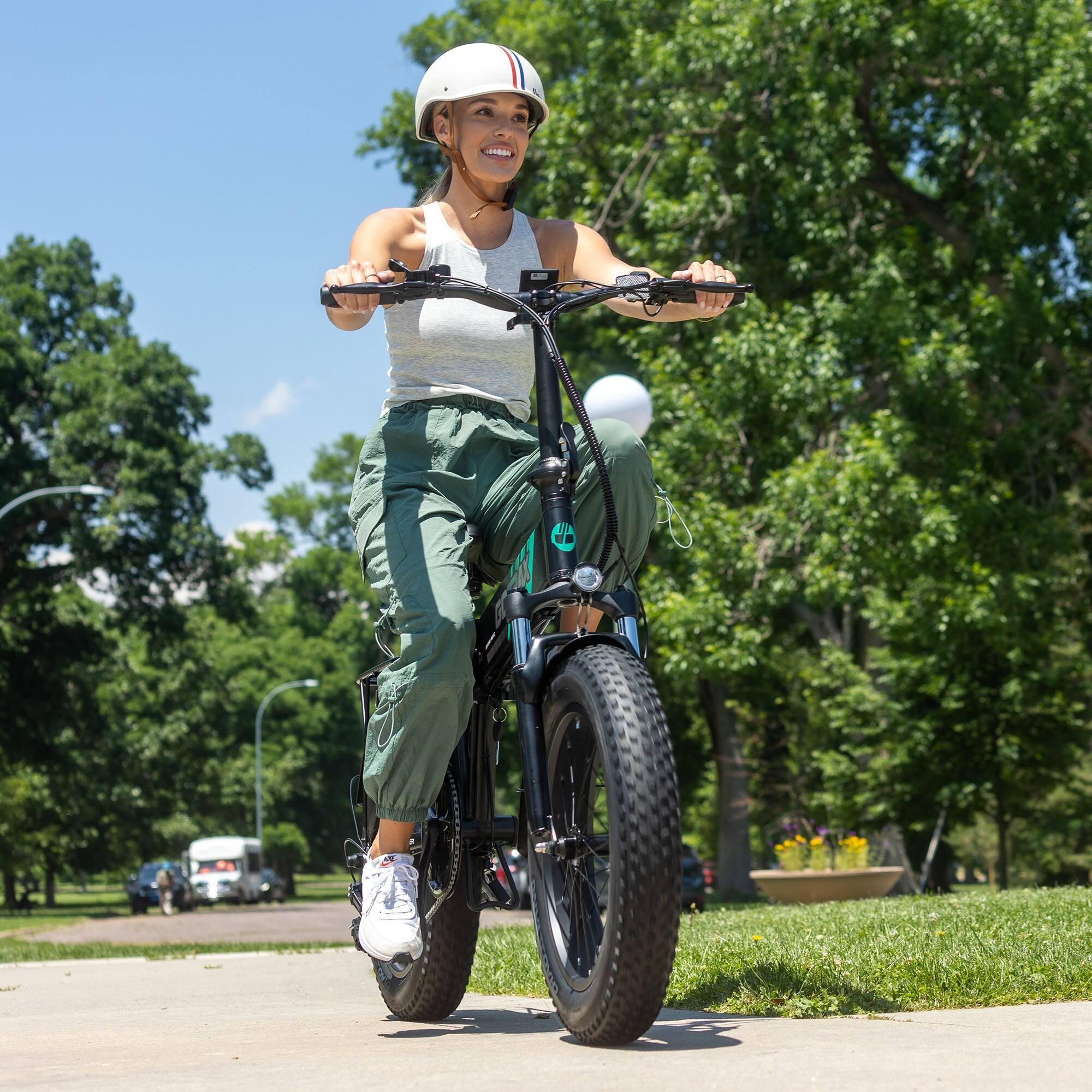 Alt View 6. GoTrax - Z4 PRO Foldable Ebike w/ up to 40mi Max Operating Range and 28 mph Max Speed - Black.
