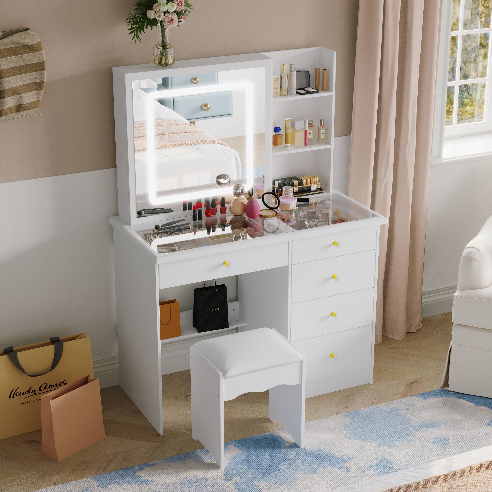 The text on the image reads:

"Handy Amies"