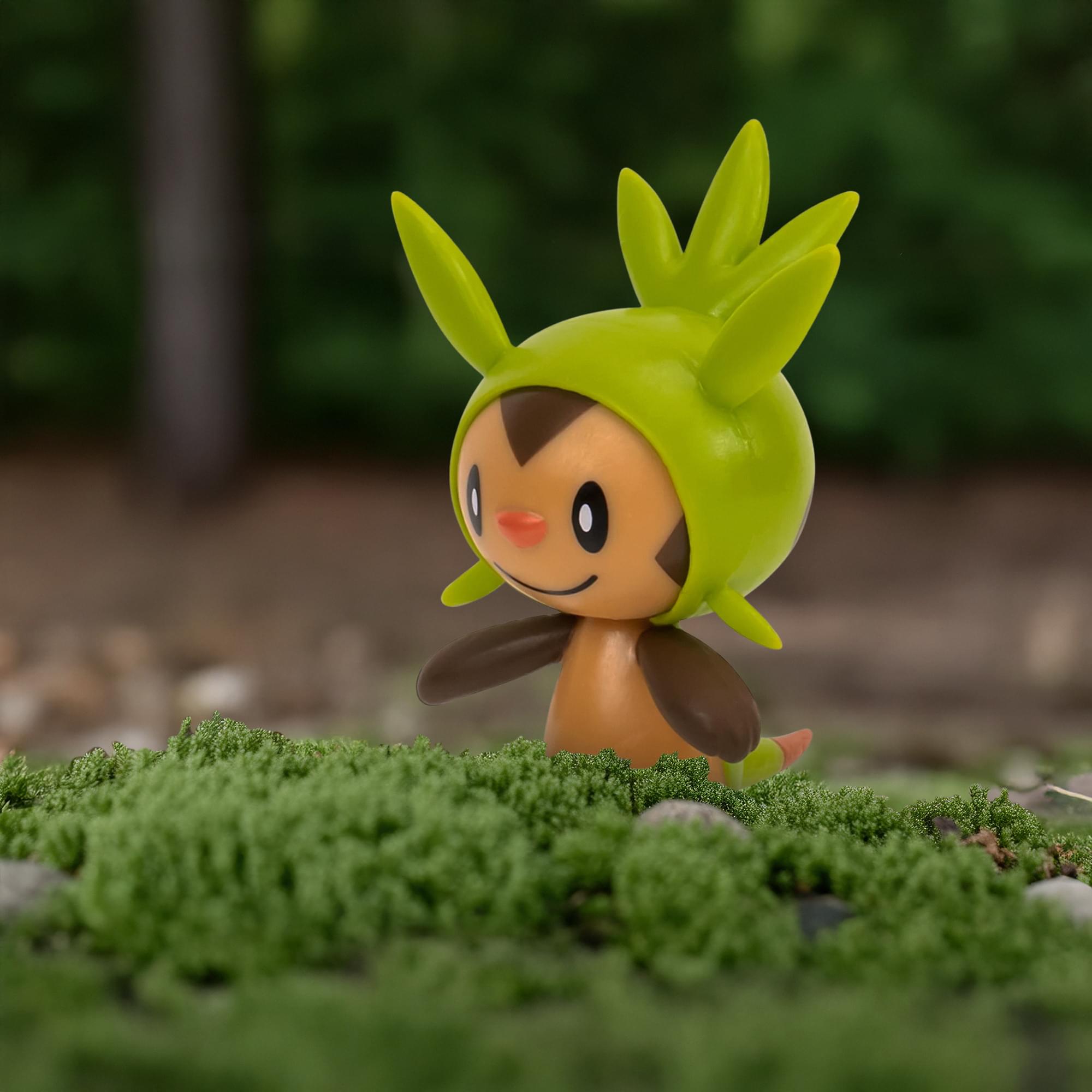Alt View 4. Pokémon - Pokemon Clip N Go Poke Ball Set | Chespin - Multi-Colored.
