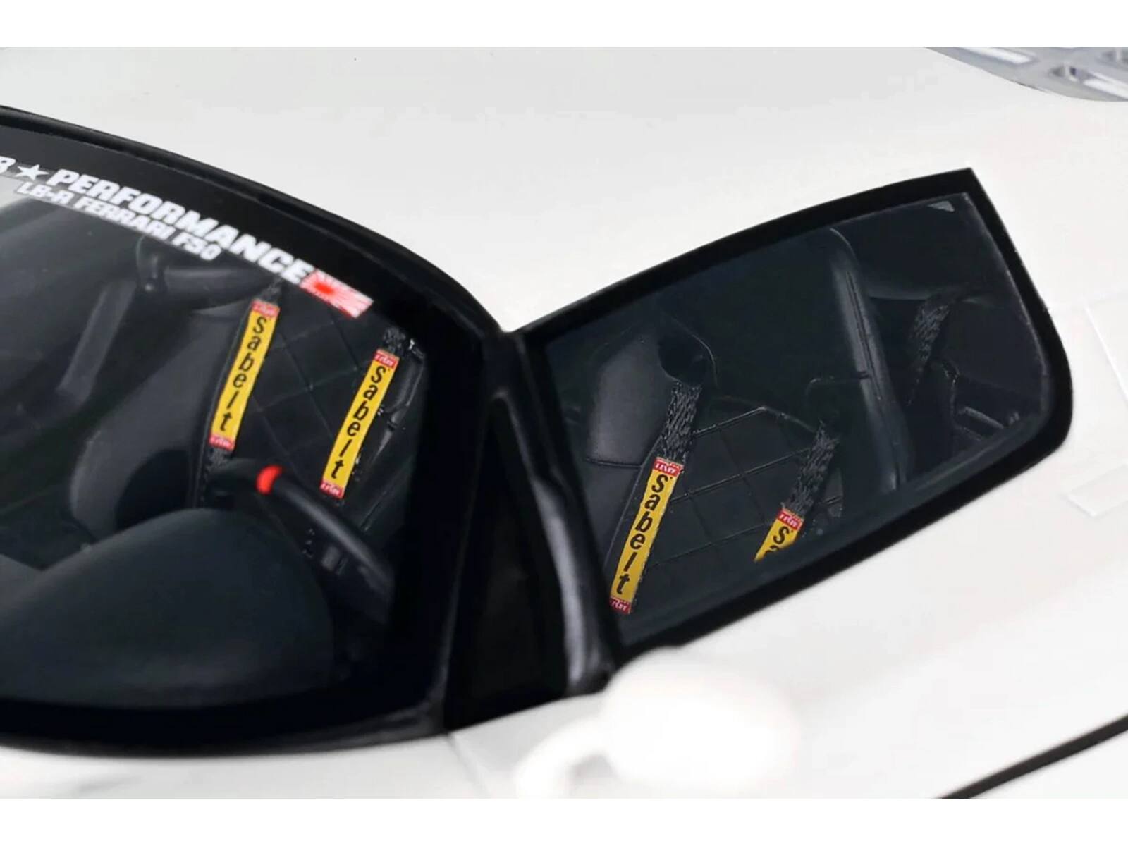 7 + LB-R PERFORMANCE  
FERRARI FS0  
Sabelt  
Sabelt  
Sabelt  
Sabelt