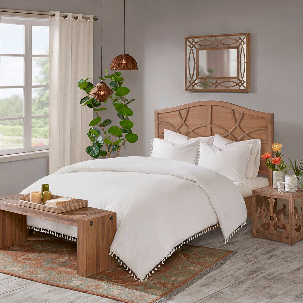 Alt View 1. Gracie Mills - Gracie Mills Clare 3-Piece Bohemian Cotton Duvet Cover Set - Ivory.