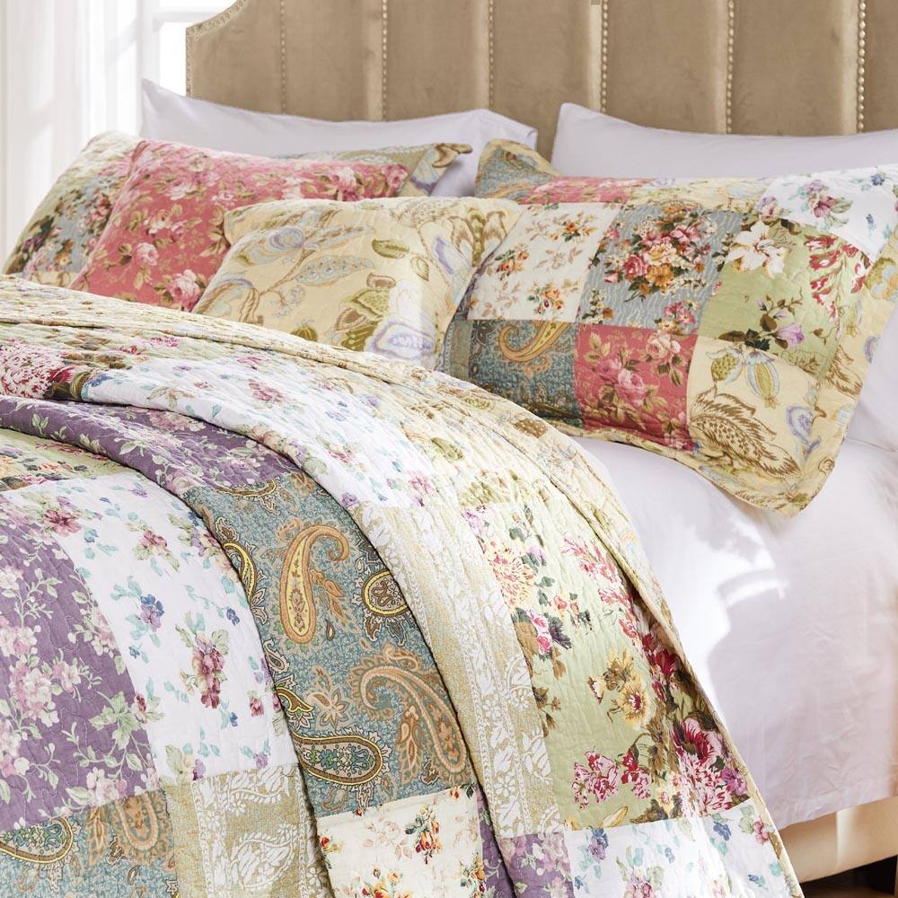 Angle. BreeBe - Blooming Prairie Bedspread Set - 2 Piece Twin/XL - Multi.