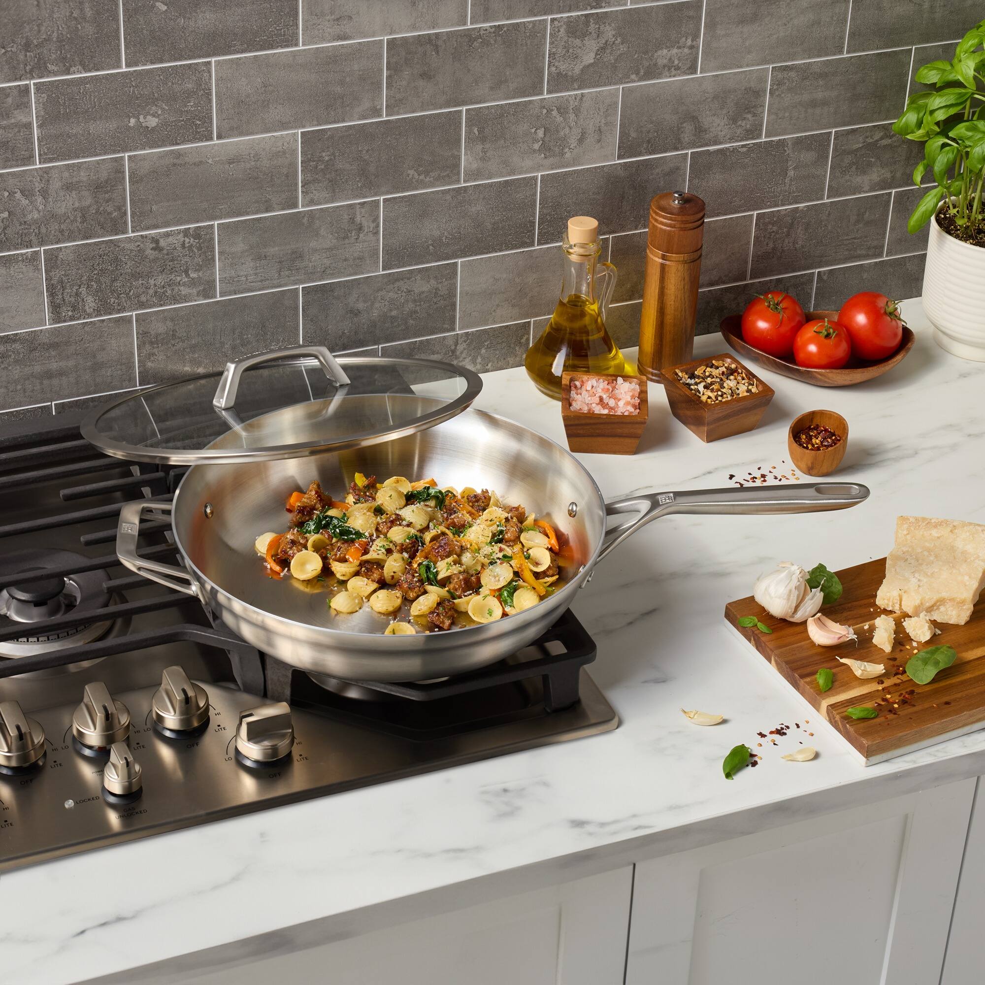 Alt View 4. ZWILLING - ZWILLING Motion Stainless Steel 5-qt Stainless Steel Deep Fryer with Lid - Stainless Steel.