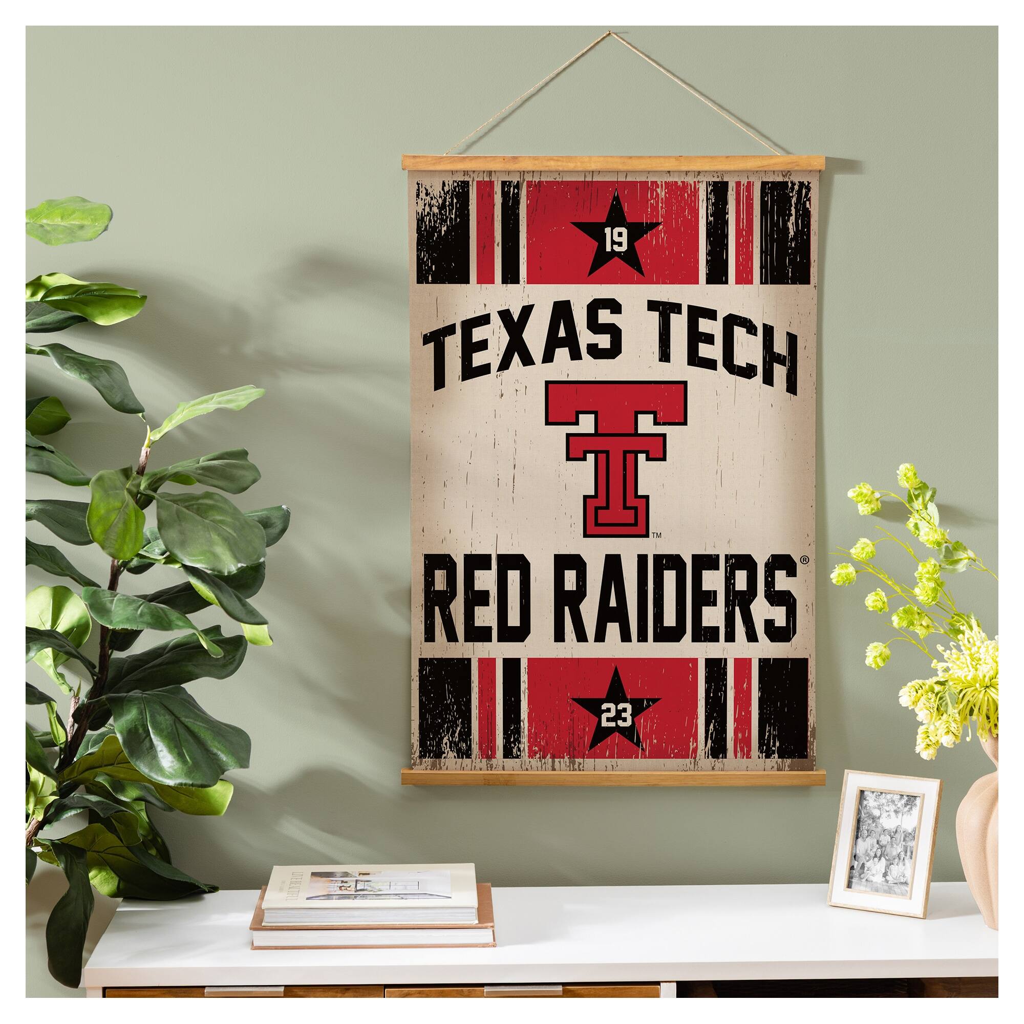 19 TEXAS TECH T™ RED RAIDERS 23