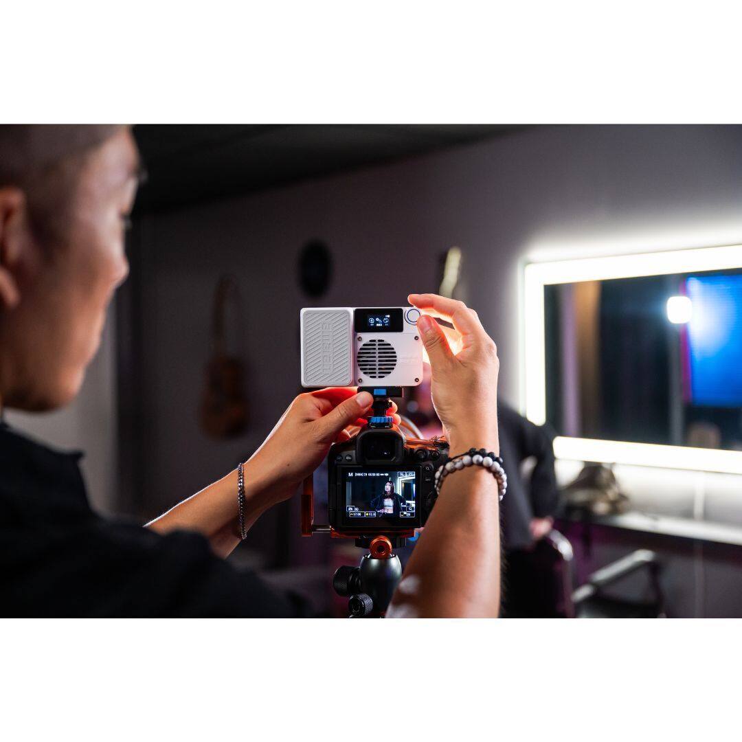 Left. Amaran - Amaran Ace 25c White.