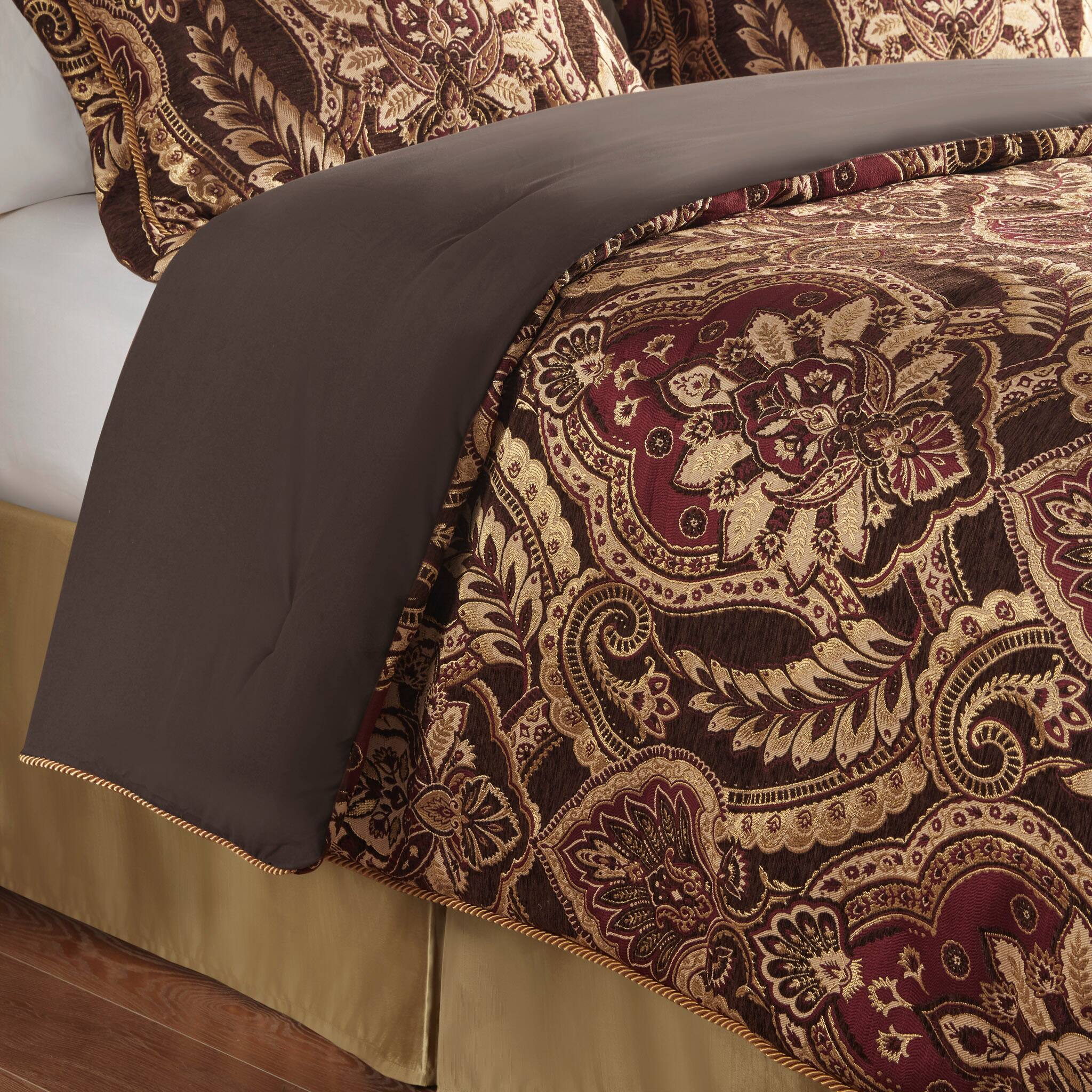 Alt View 1. Gracie Mills - Gracie Mills Poole 4-Piece Vintage Chenille Jaquard Comforter Set - Burgundy.