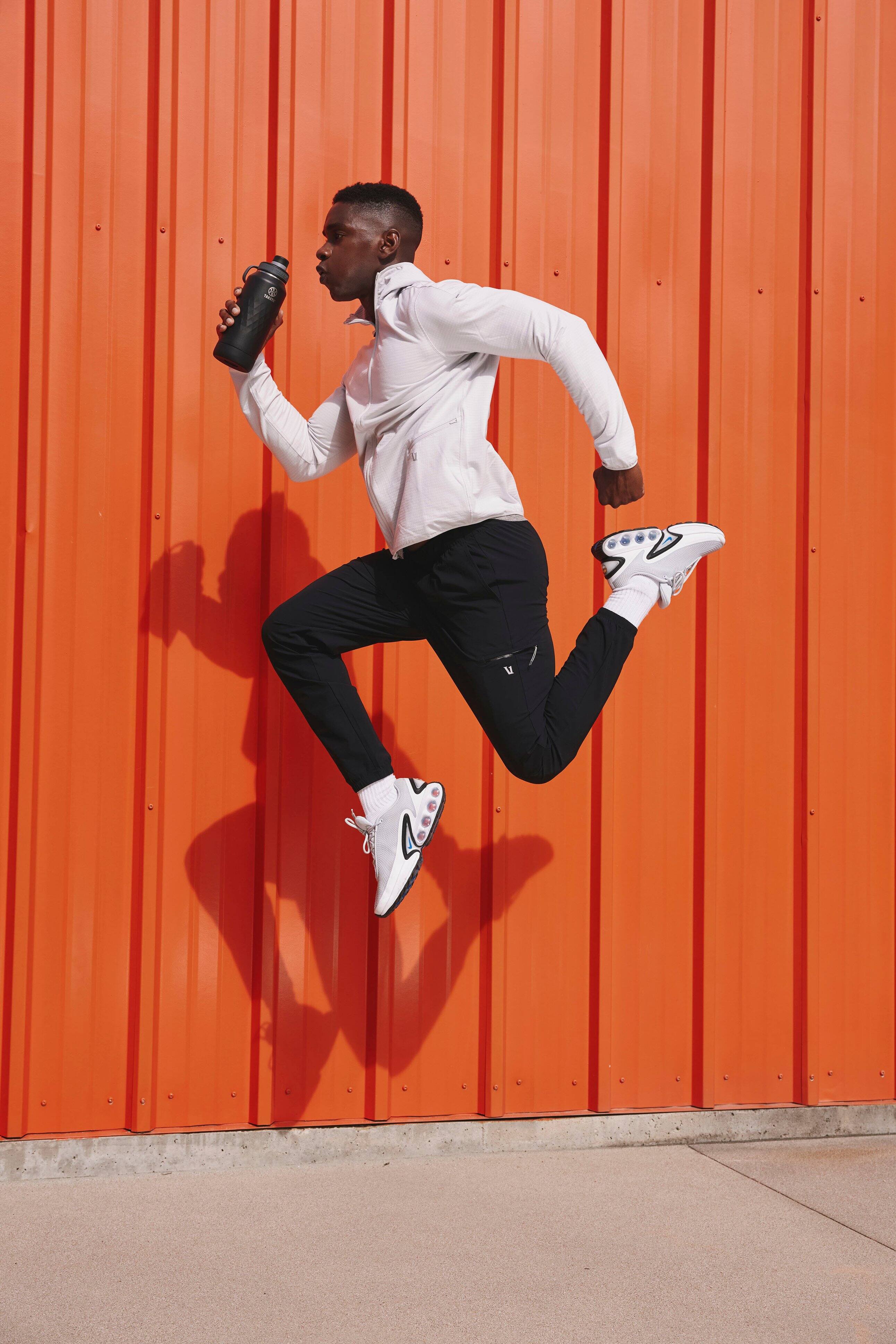 Alt View 1. Takeya - Sport 32-oz. Leakproof Water Bottle with Spout Lid - Obsidian.