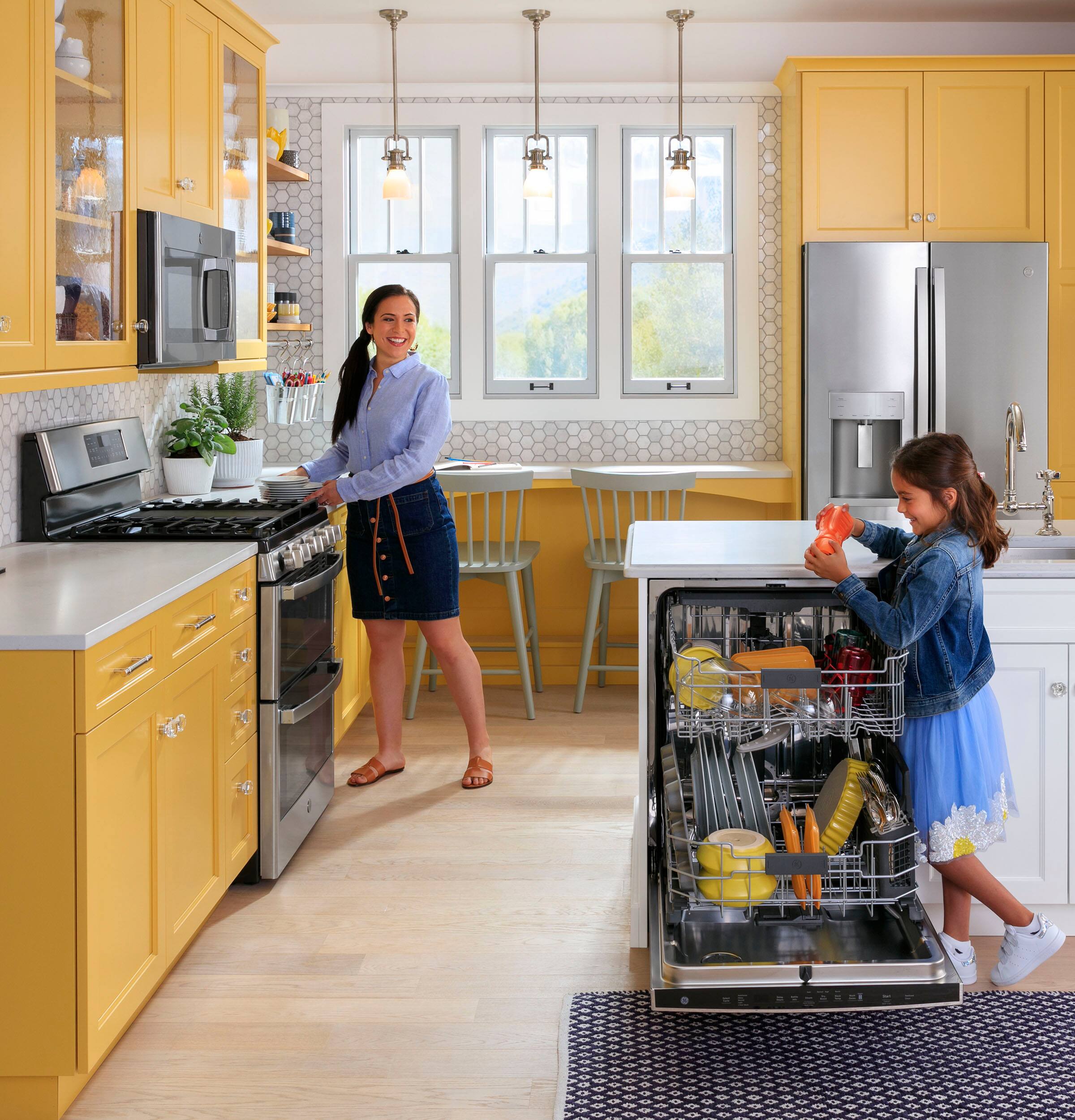 Alt View 7. GE - 30 in. Wide 5 Burners 6.8 Cu. Ft. Freestanding Double-Oven Gas Convection Range with Self-Steam Cleaning and Air Fry - Stainless steel.