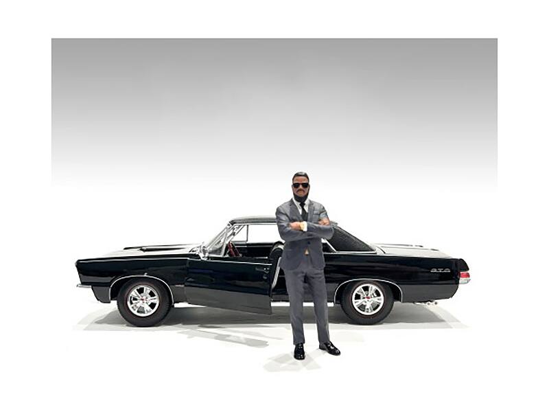 Angle. American Diorama - "Gentlemen's Club" Figure 2 for 1/24 Scale Models by American Diorama - Multi.