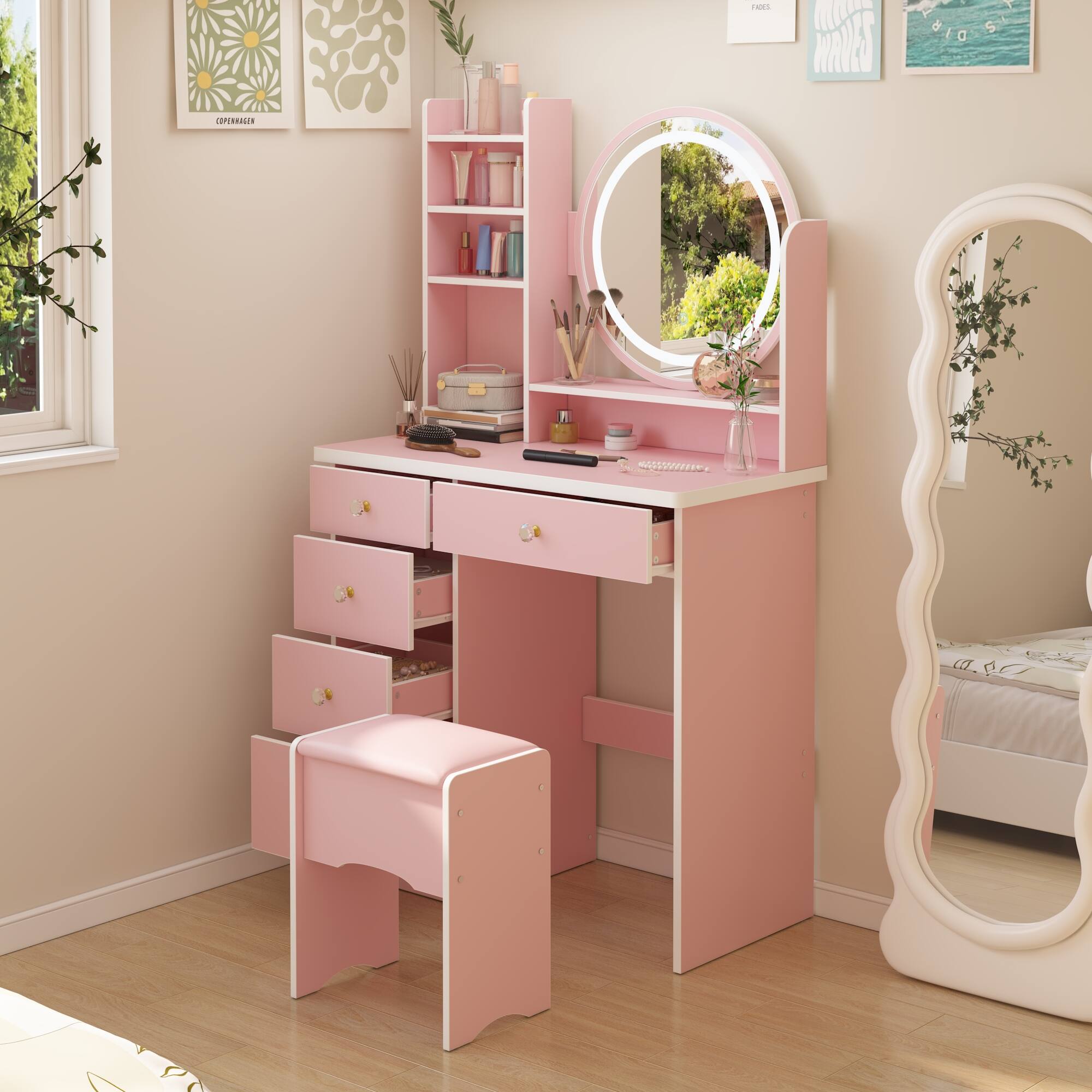 The text in the image is "TAML M S MR CRLIE M." It appears to be a mix of letters and numbers, possibly a code or a brand name. There is no visible text on the image itself.