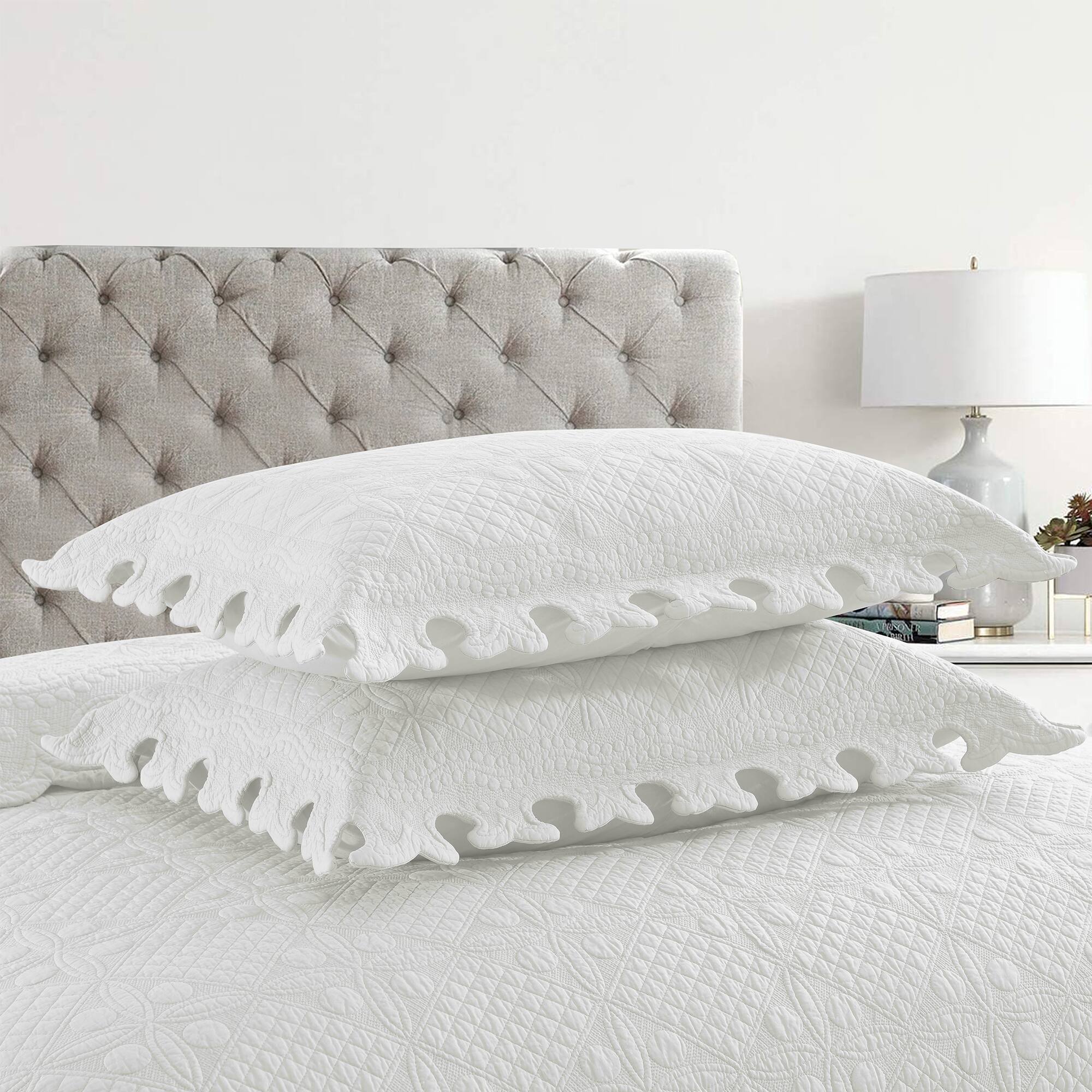 Alt View 1. MarCielo - Marcielo 3 Piece 100% Cotton Oversized Quilt Bedspread Set - Soft White.