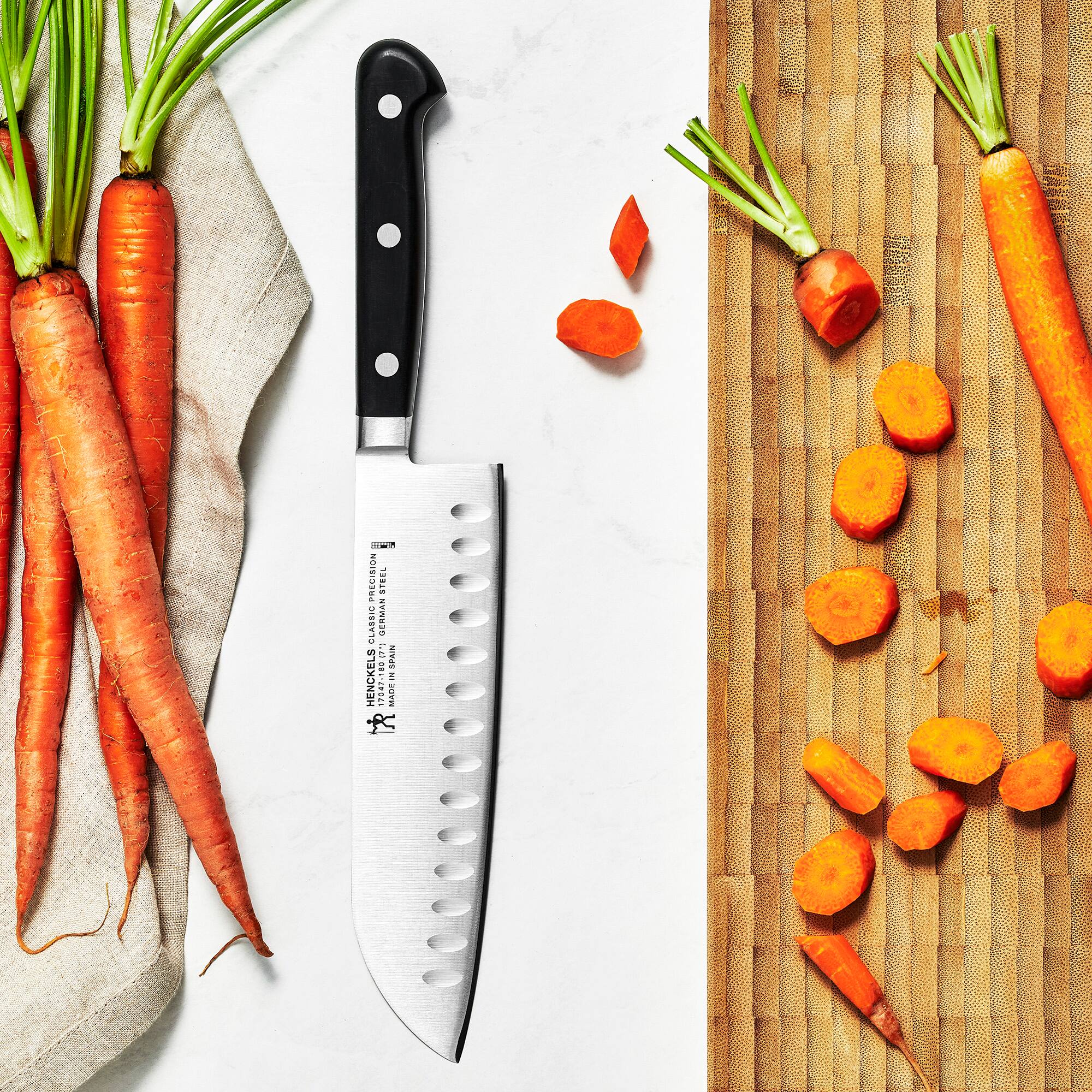 HENCKELS  
CLASSIC PRECISION  
GERMAN STEEL  
MADE IN GERMANY