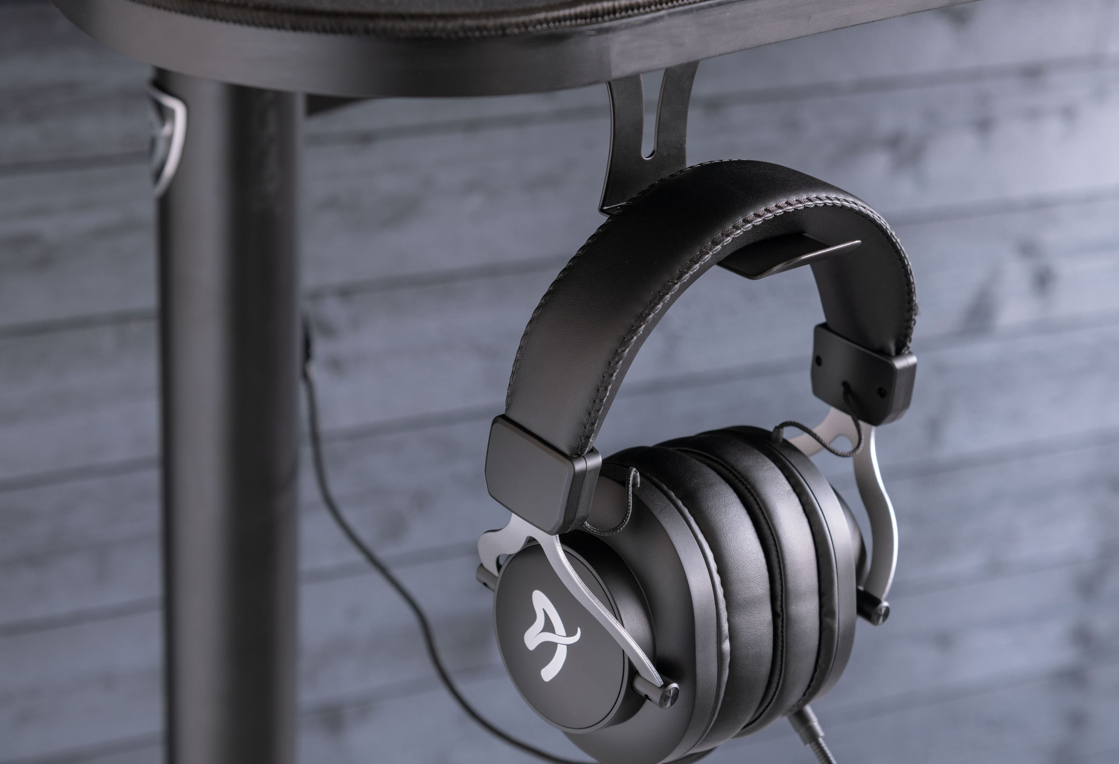 Alt View 12. Arozzi - Arena Moto Motorized Desk - Black.