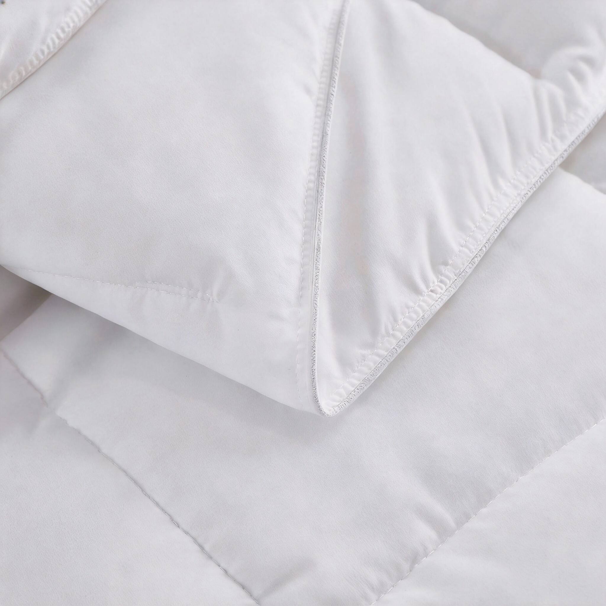 Alt View 2. OMOMMD - Comforter Set All Season Reversible Down Alternative Bedding Quilted Duvet Insert - Ivory Twin/Twin XL.