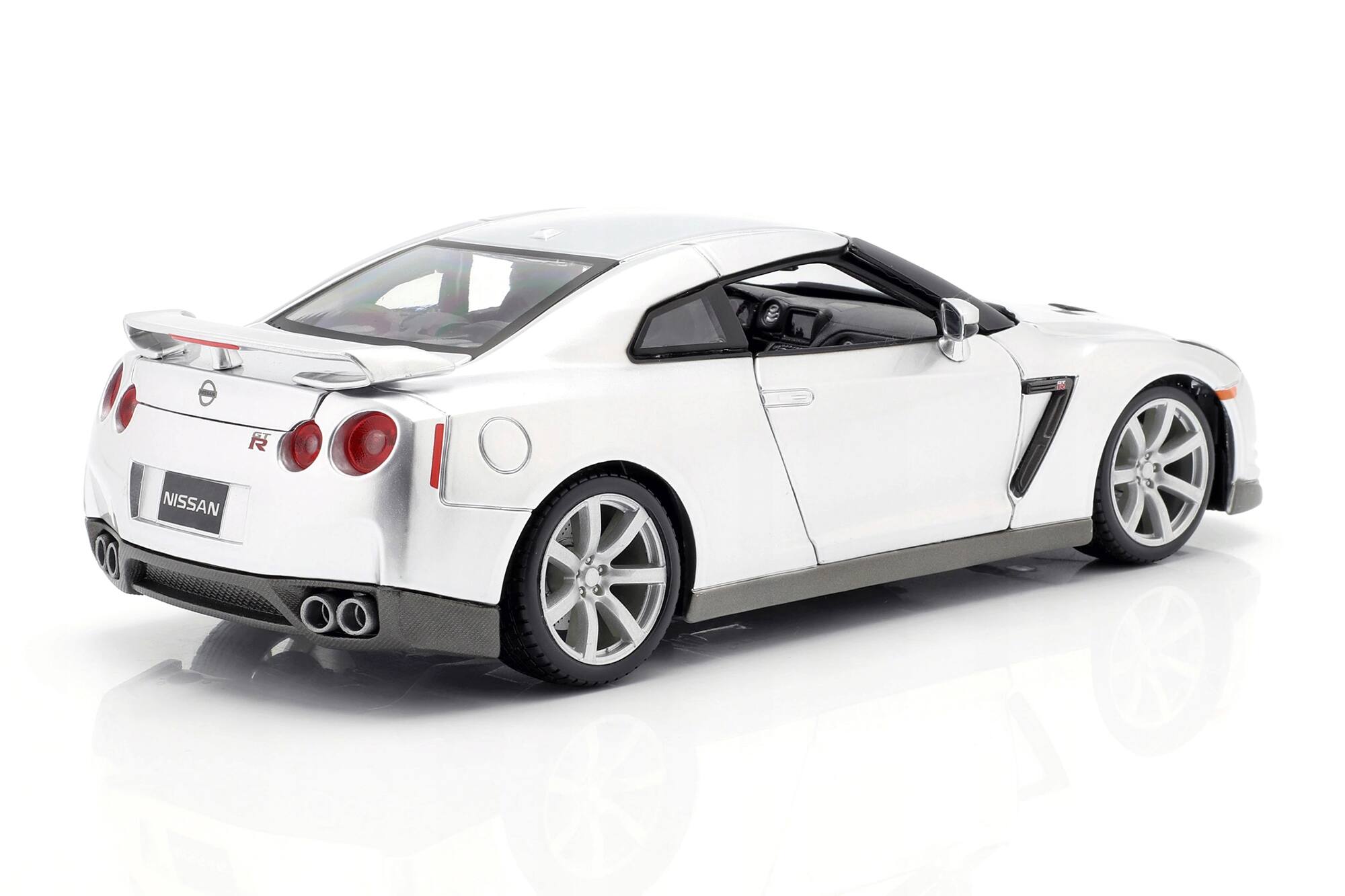 Angle. Bburago - 2009 Nissan GT-R R35 Silver 1/18 Diecast Model Car by Bburago - Silver.