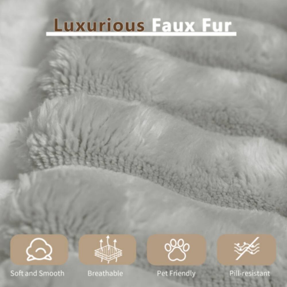 Luxurious Faux Fur

- Soft and Smooth
- Breathable
- Pet Friendly
- Pill-resistant