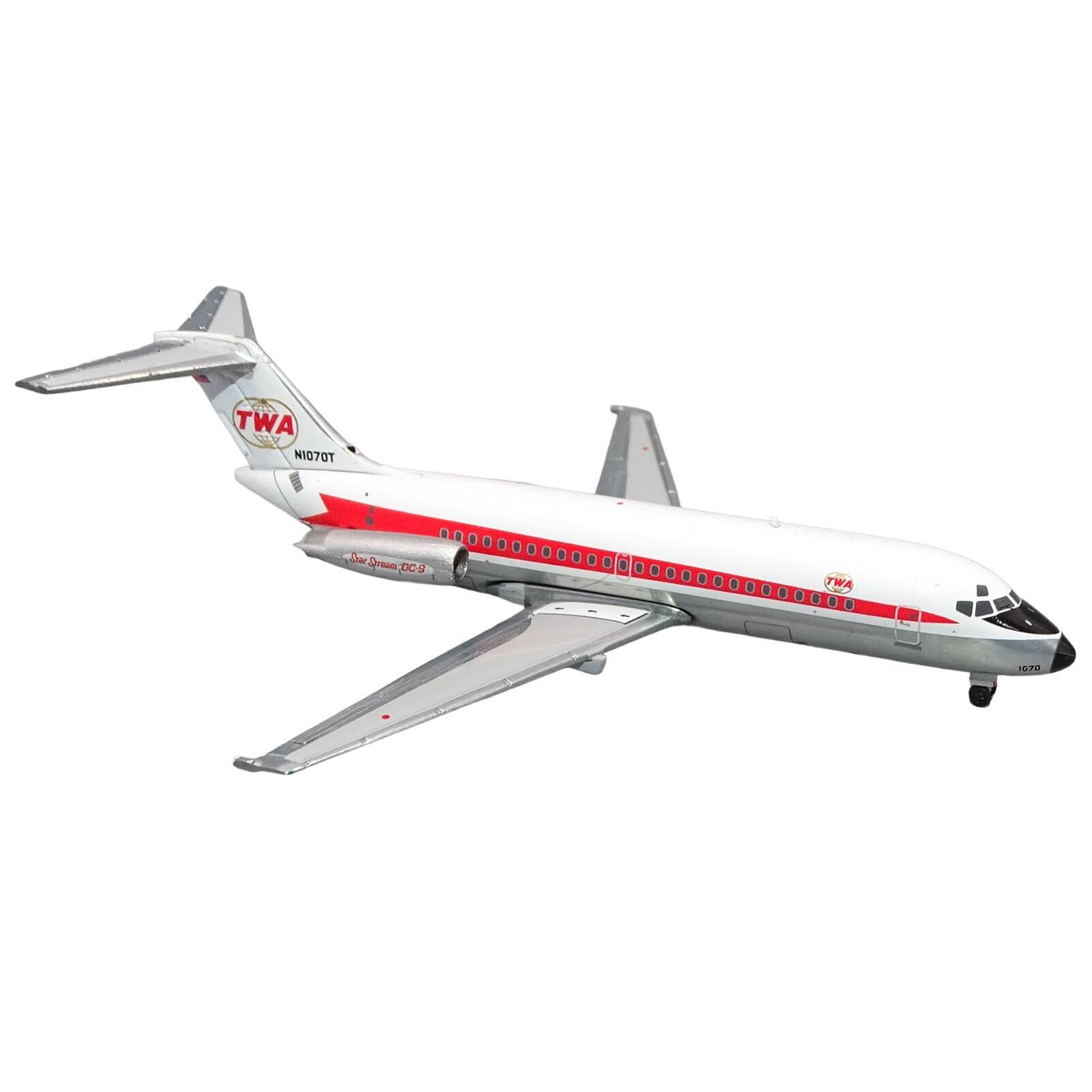 TWA N1070T  
Spar Scream DC9  
TWA  
1070