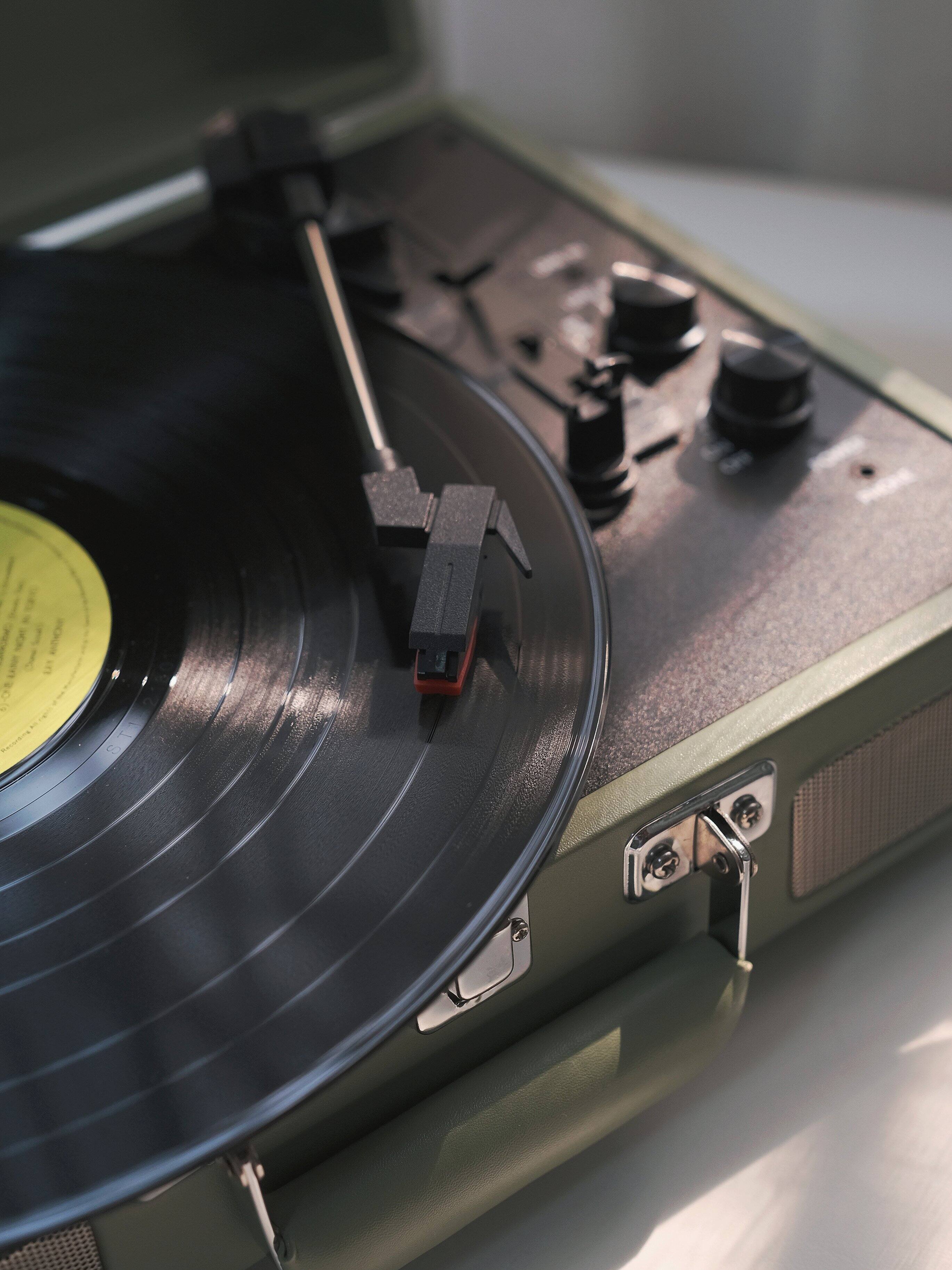 Alt View 2. Arkrocket - Arkrocket Curiosity III Suitcase Bluetooth Record Player Turntable built-in Speakers (Matcha) - Matcha.