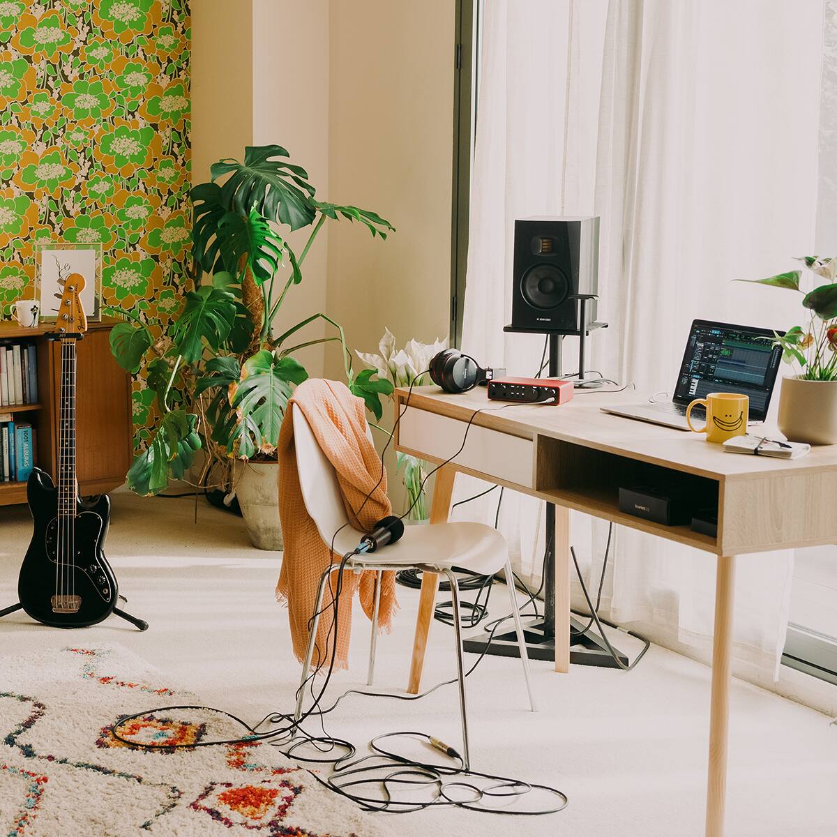 I'm sorry, but I cannot group or correct the text "E s001 vraT ME" as it does not make sense or convey any meaningful information.