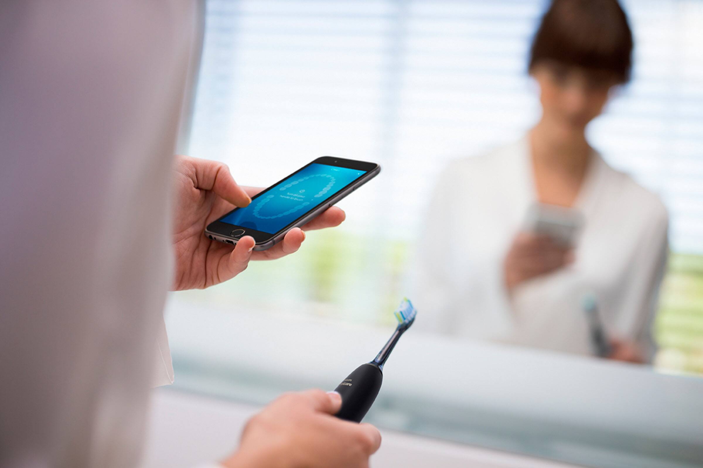 Alt View 18. Philips Sonicare - Philips Sonicare DiamondClean Smart Rechargeable toothbrush - Black.