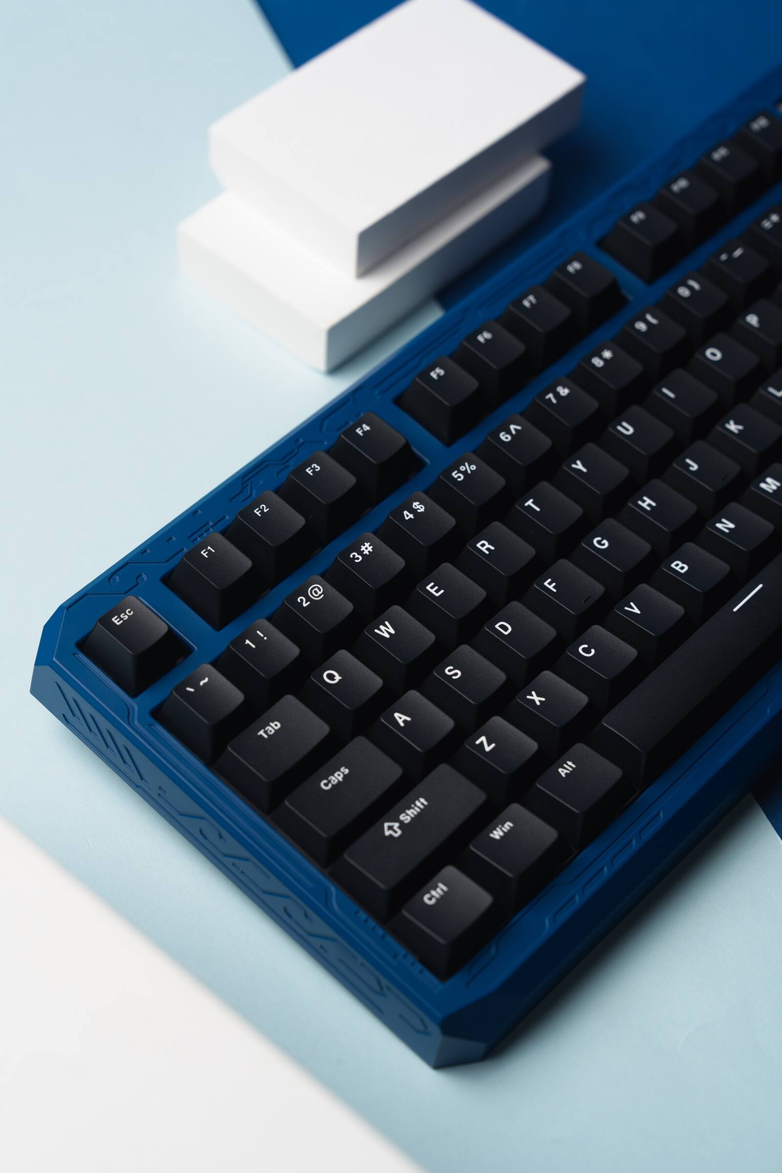 F1 Esc ~ F2 ! 1 Tab * * * F3 # 3 F4 $ 4 F5 % 5 F6 ^ 6 F7 & 7 F8 * 8 F9 ( 9 F10 ) 0 Q W E R T Y U I O P A S D F G H J K L Z X C V B N M Caps Alt Shift Win Ctrl