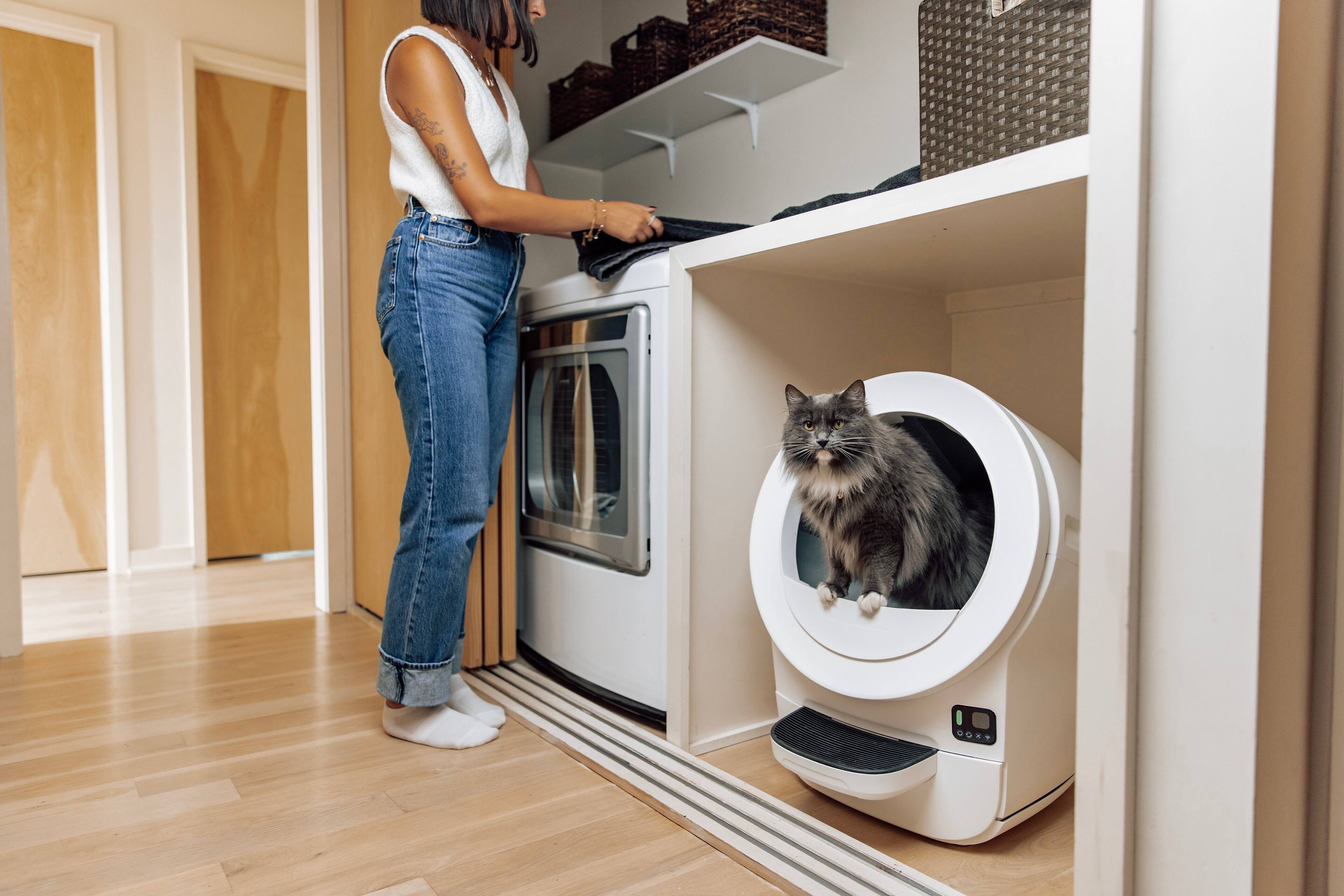 Alt View 10. Whisker - Litter-Robot® EVO Compact Smart App-Controlled Automatic Self-Cleaning Litter Box - White.