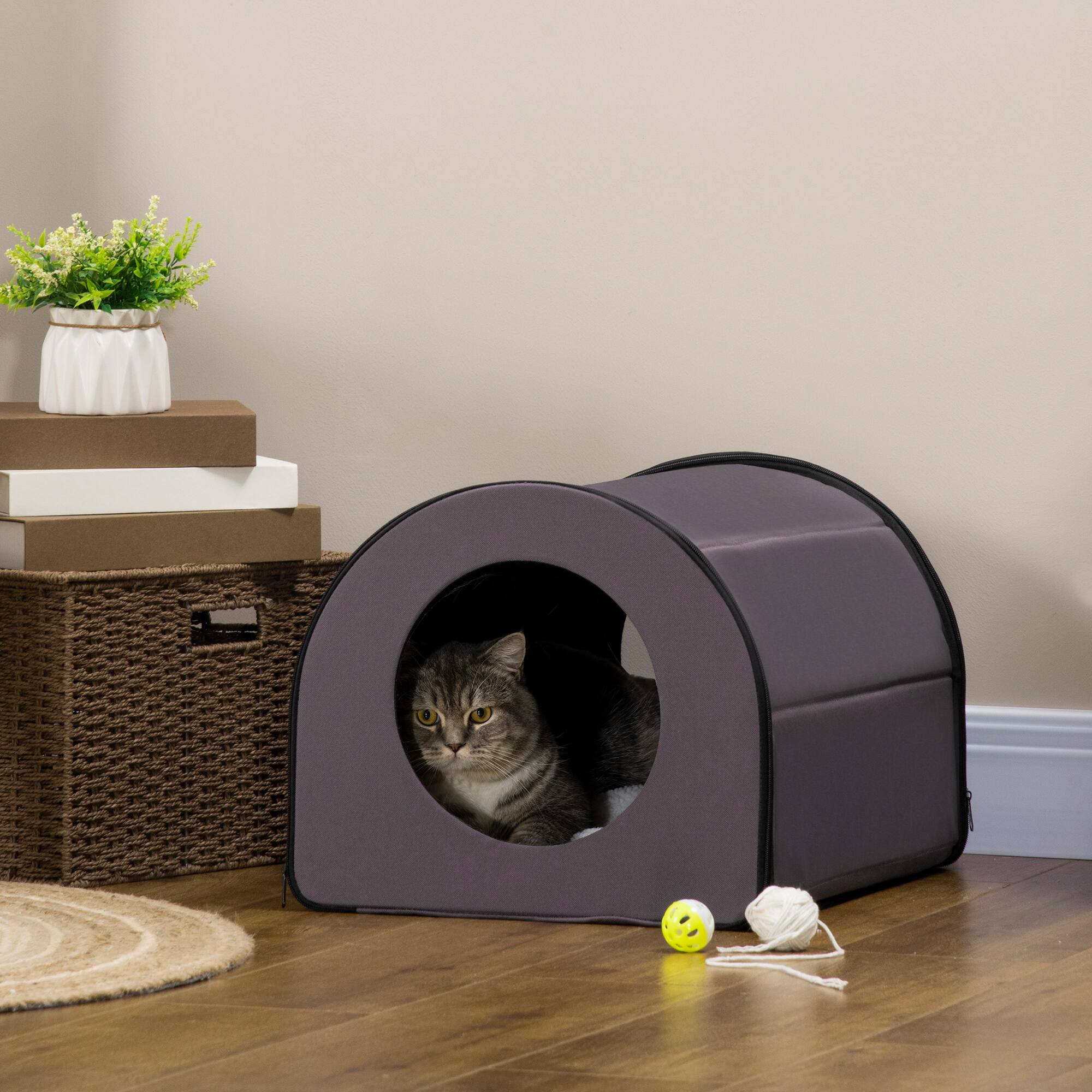Angle. Pawhut - Dome Heated Cat House Portable and Waterproof Pet Shelter for Kitty in Winter.