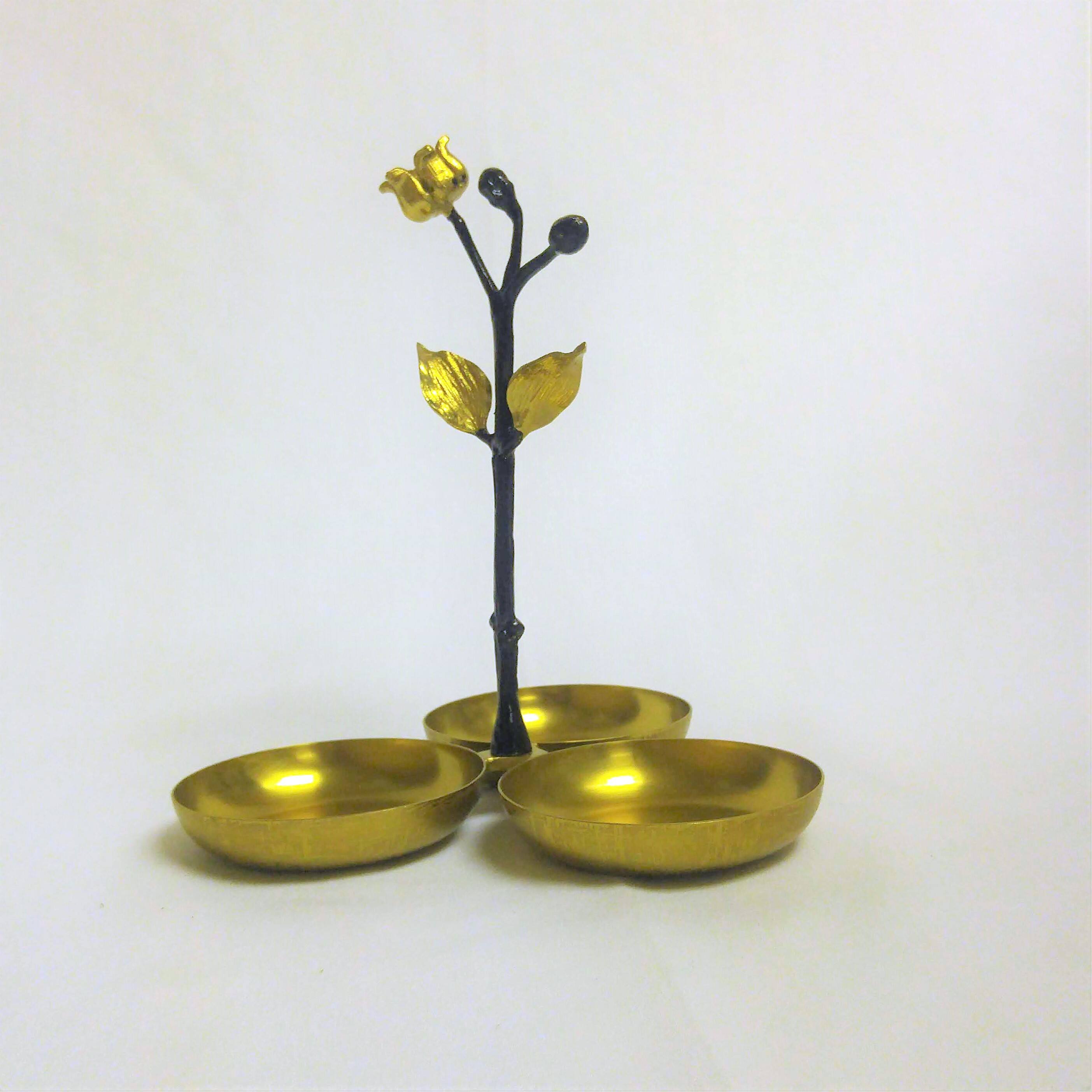 Left. Jiallo - Eleanor triple candy dish - Satin Gold - Gold.