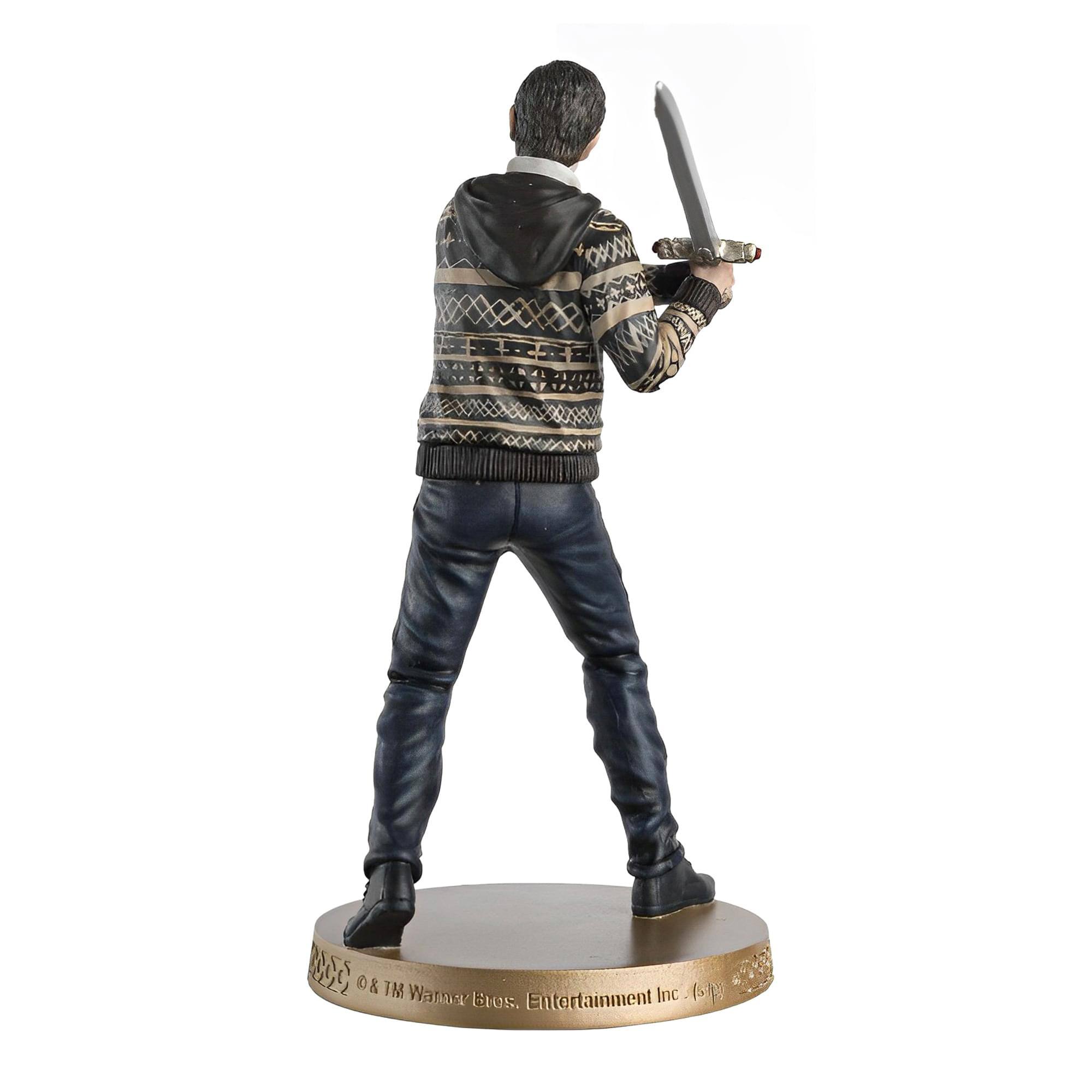 3300 0 & TM Warner Bros. Entertainment Inc.