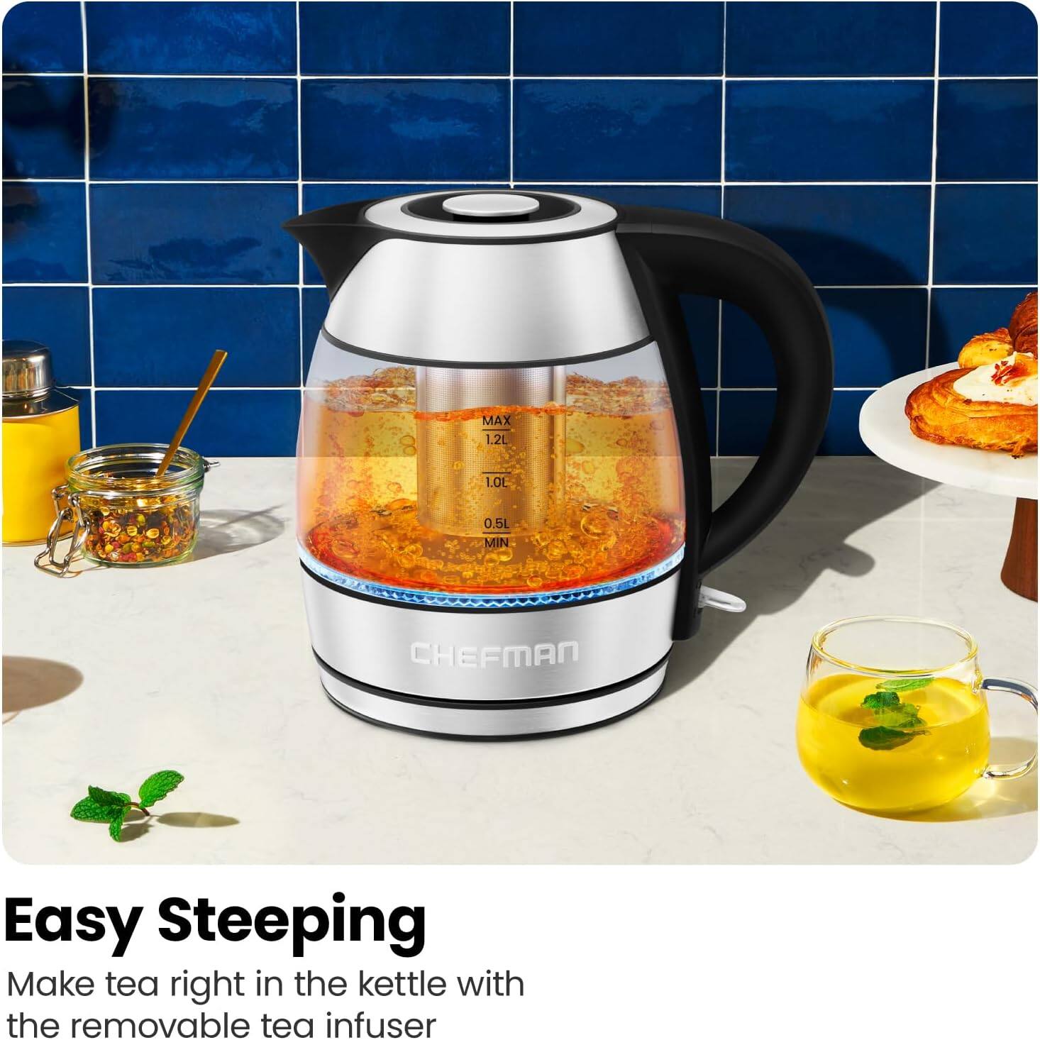 Easy Steeping
Make tea right in the kettle with the removable tea infuser