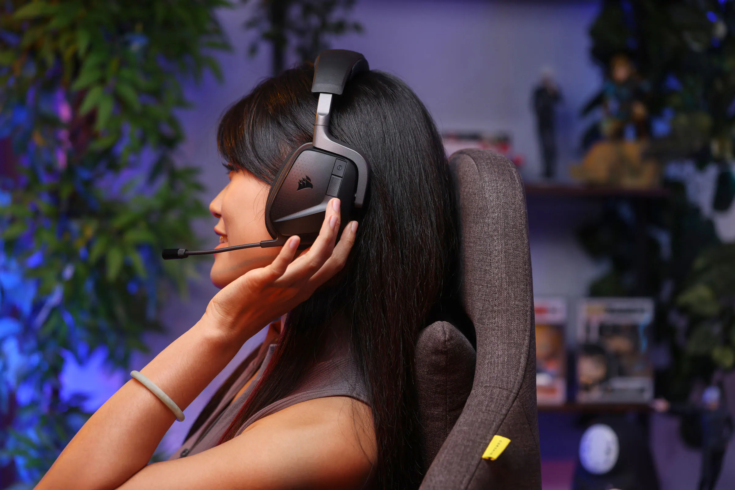 Alt View 16. CORSAIR - VOID v2 MAX WIRELESS Gaming Headset - Black.