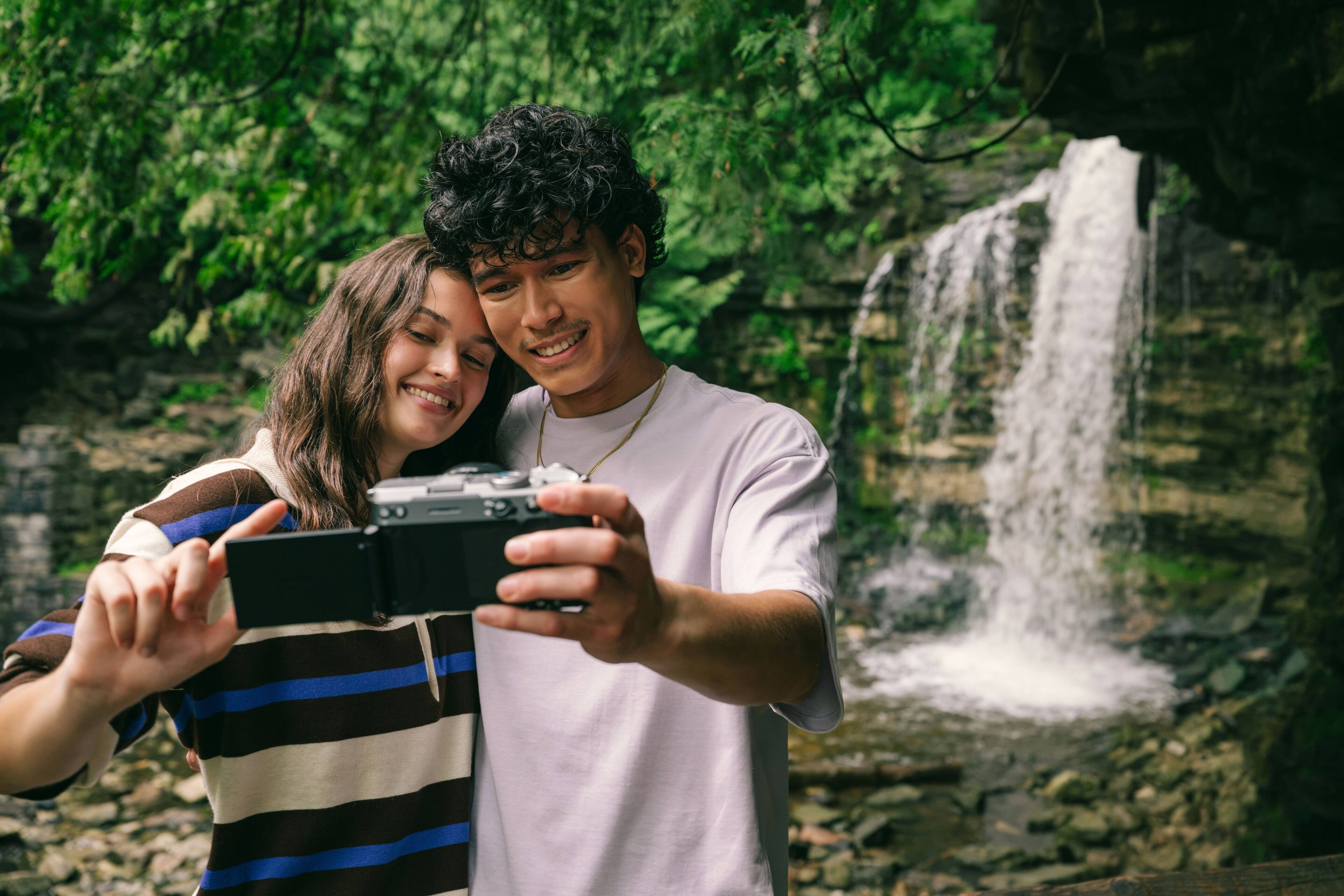 Alt View 20. Nikon - Nikon Z5IIC 4K Video Mirrorless Camera Silver Body - Silver.