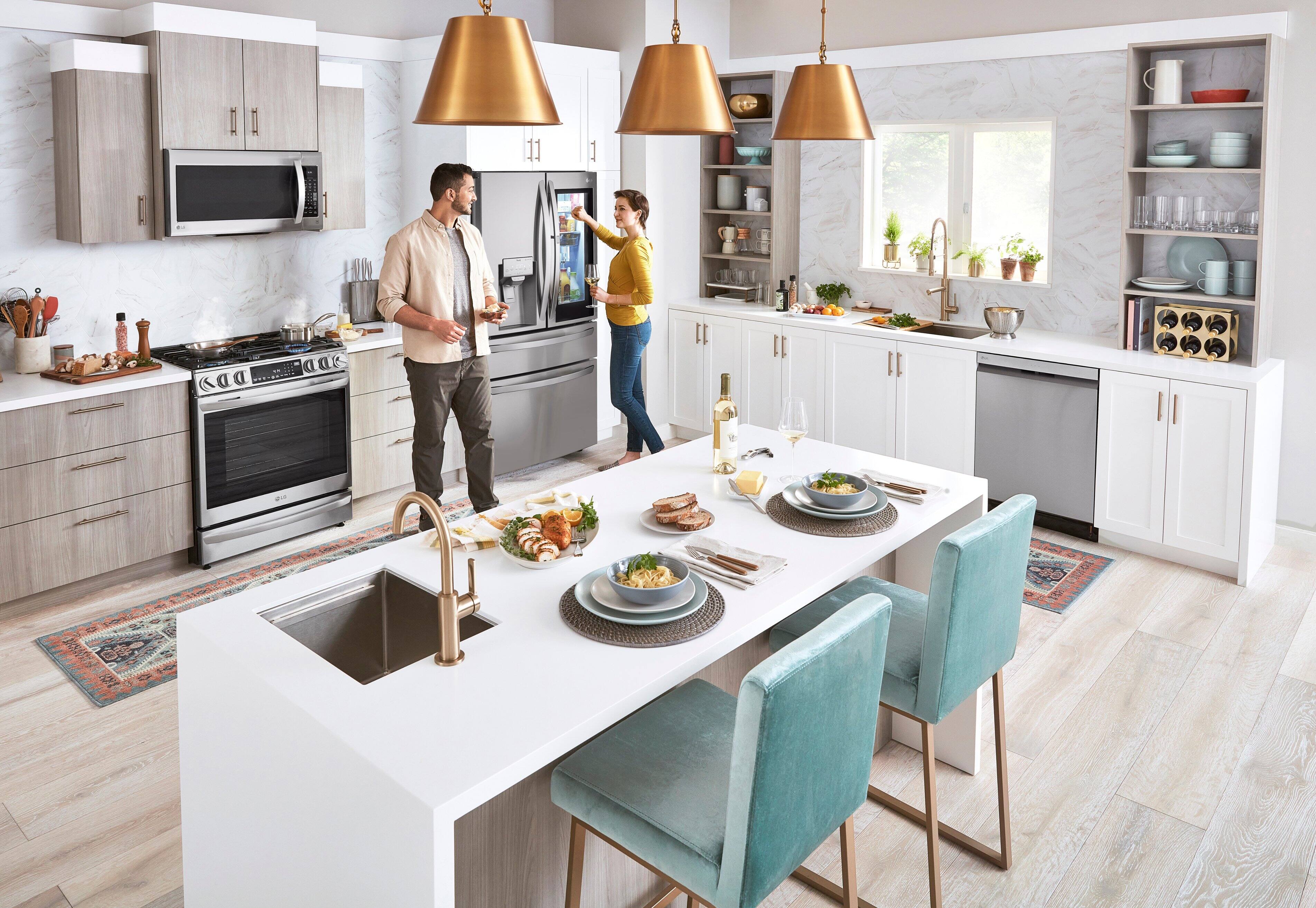 The text in the image is "DDY 2BD."