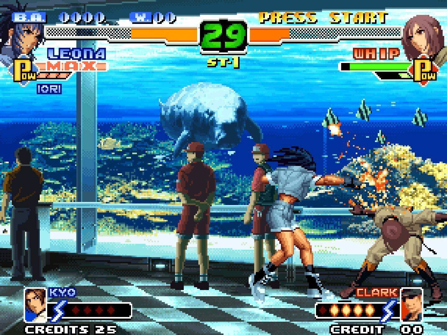 WITH LEONA PLU MAXE IORI  
PRESS START 29 WHIP ST-1  
KYO CREDITS 25  
CLARK CREDIT 00