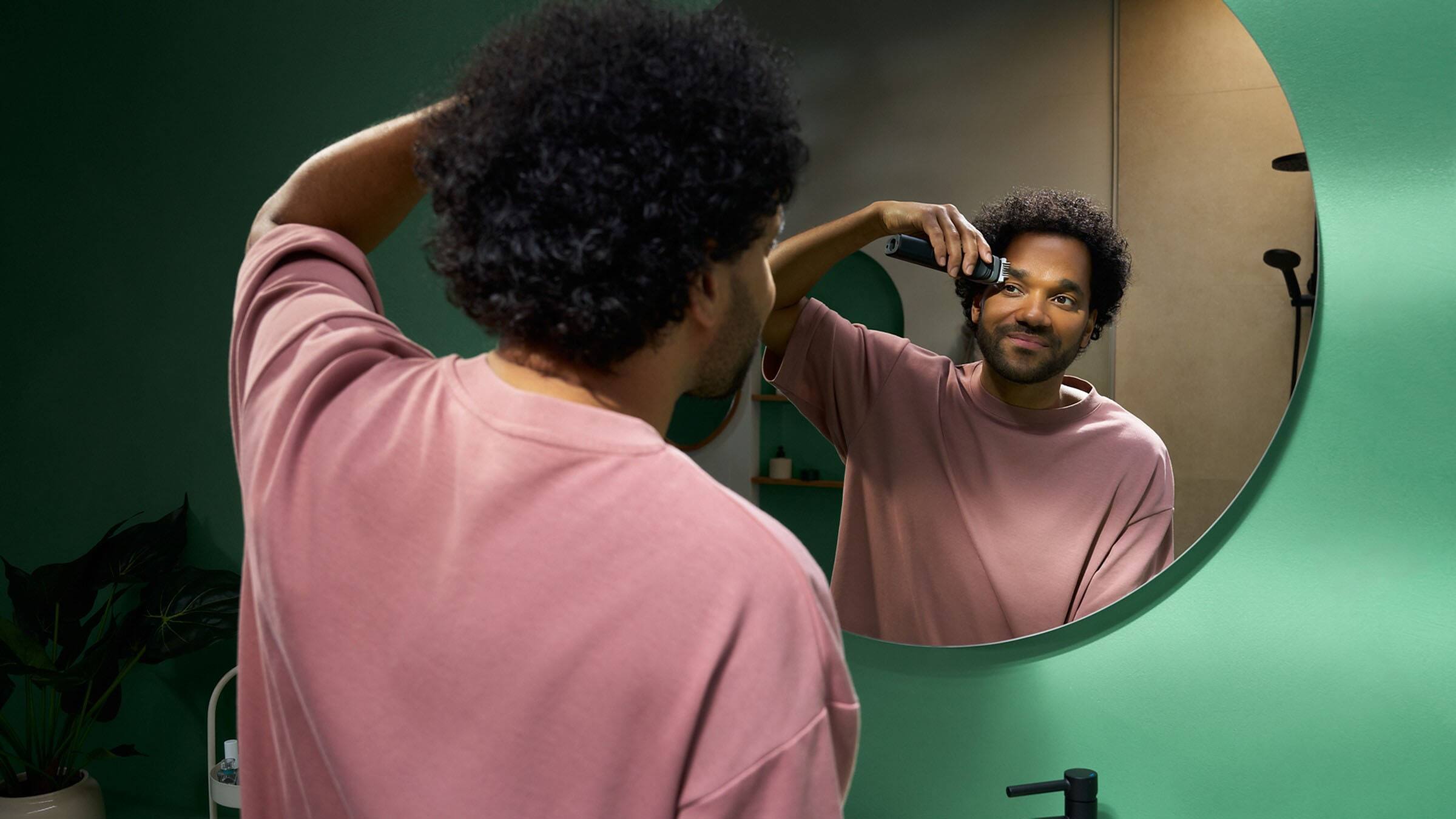 Alt View 21. Philips Norelco - Philips Norelco All-In-One Trimmer 5000 - MG5975/49 - Black.