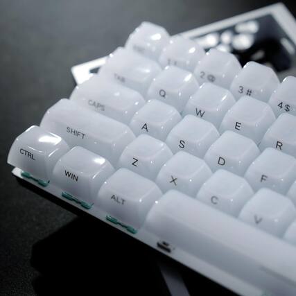 CTRL TH CAPS A SHIFT Z WIN ALT Q S X 2 2 W D C 3 3# # E F V 4$ R