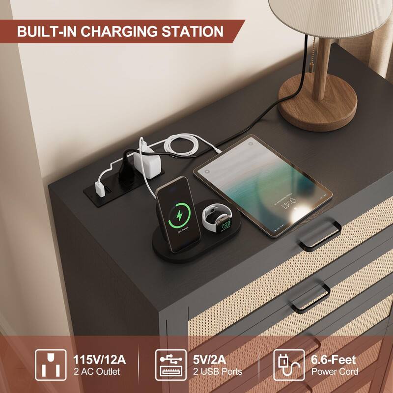 BUILT-IN CHARGING STATION

115V/12A 2 AC Outlet

5V/2A 2 USB Ports

6.6-Feet Power Cord