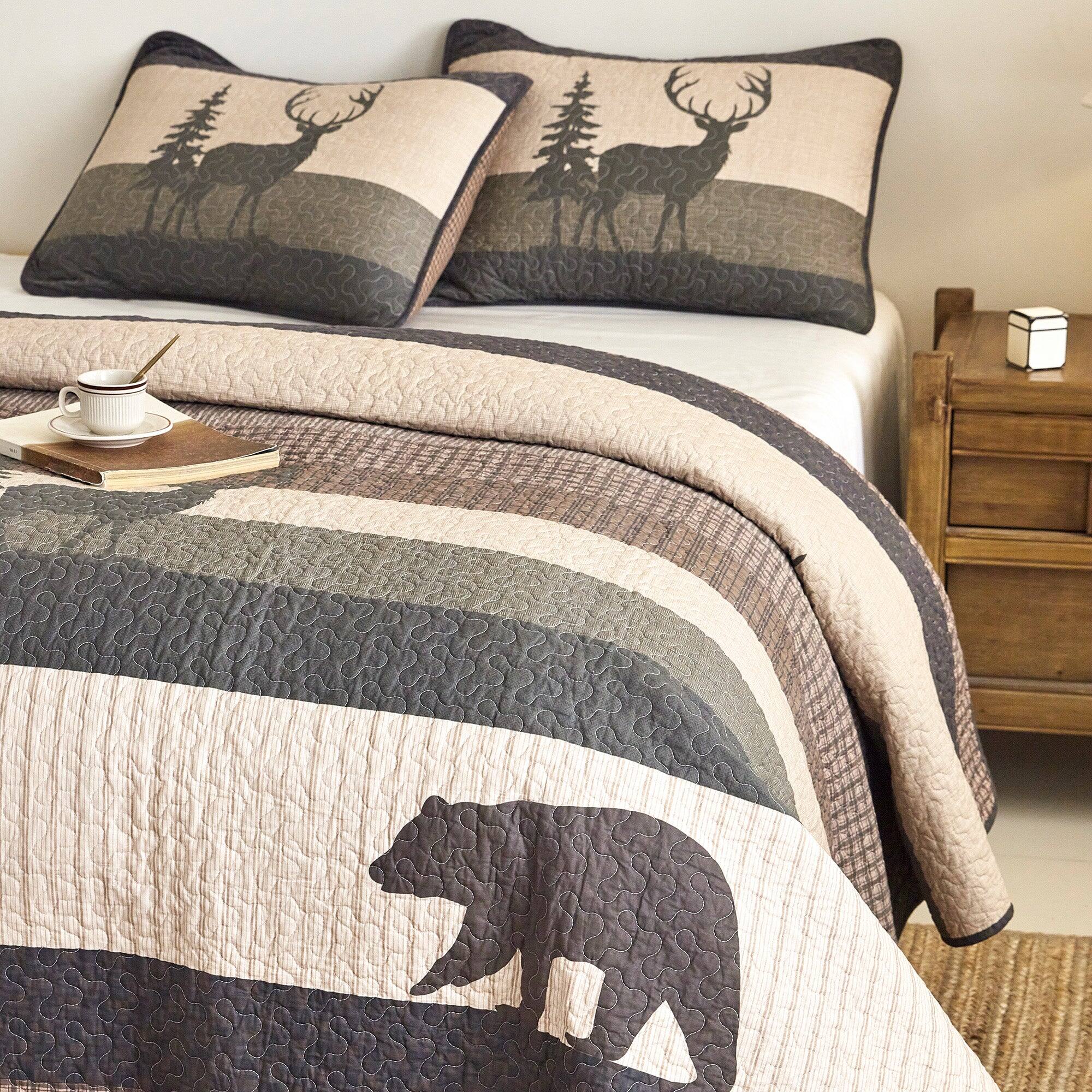 Back. MarCielo - Marcielo 3 Piece 100% Cotton Bear & Deer Forest Quilt Bedspread Set - Brown.