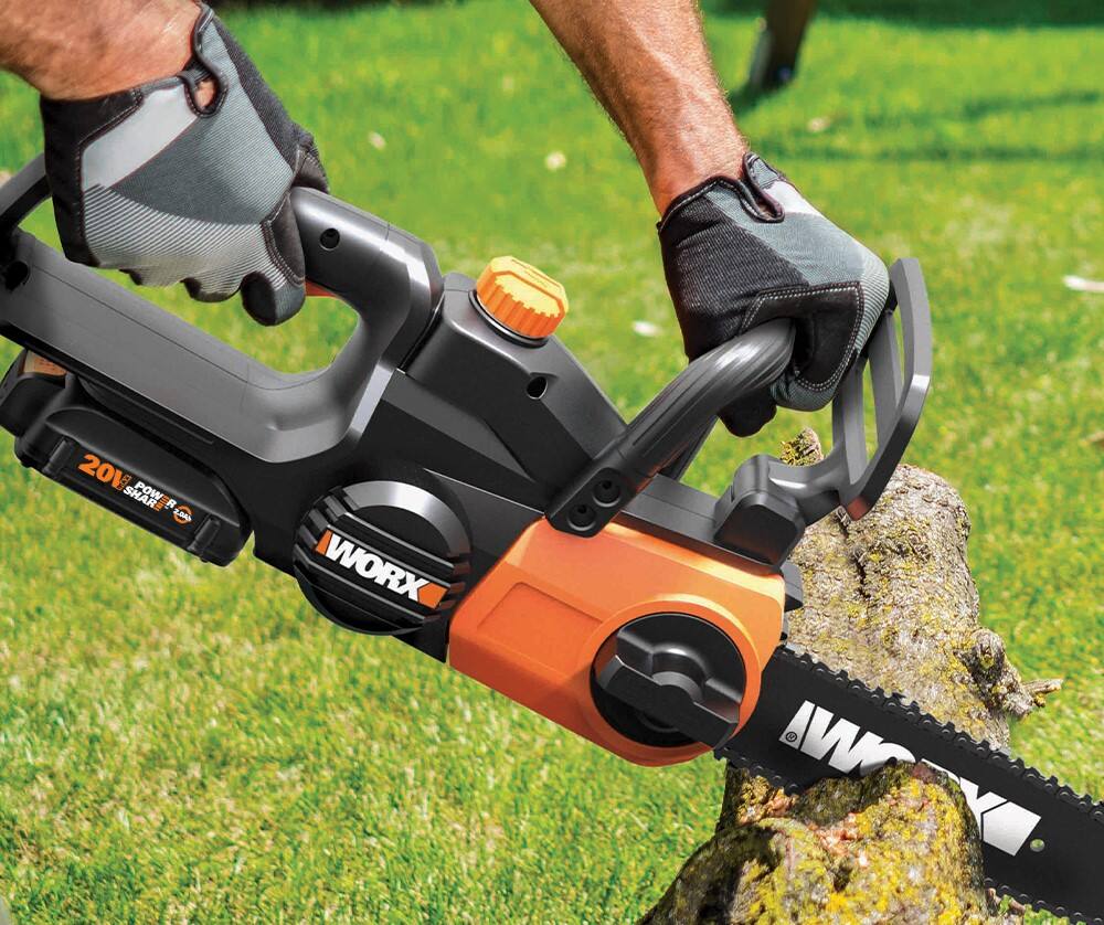 Alt View 14. WORX - WG322 20V 10" Cordless Chainsaw with Auto-Tension (1 x 2.0 Ah Battery and 1 x Charger) - Black.