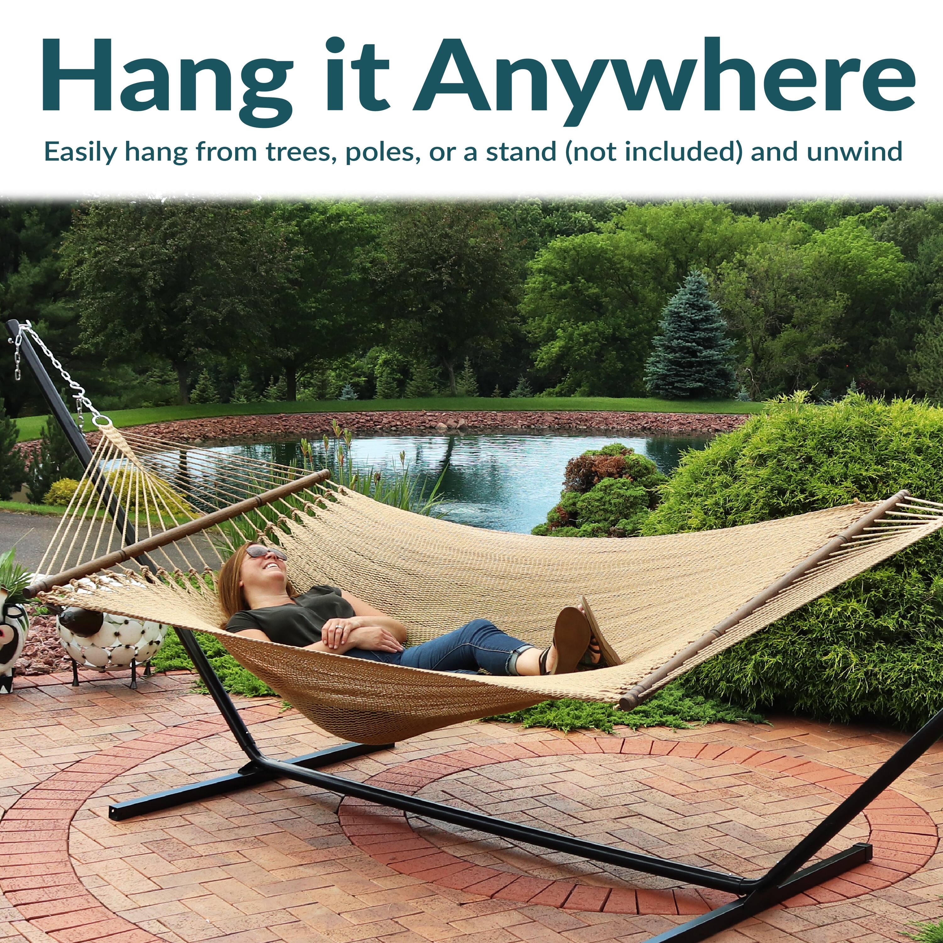 Hang it Anywhere  
Easily hang from trees, poles, or a stand (not included) and unwind