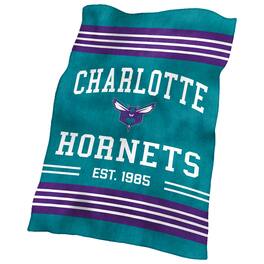 Logo Brands - Charlotte Hornets 60'' x 70'' Colorblock Plush Blanket - Multicolor