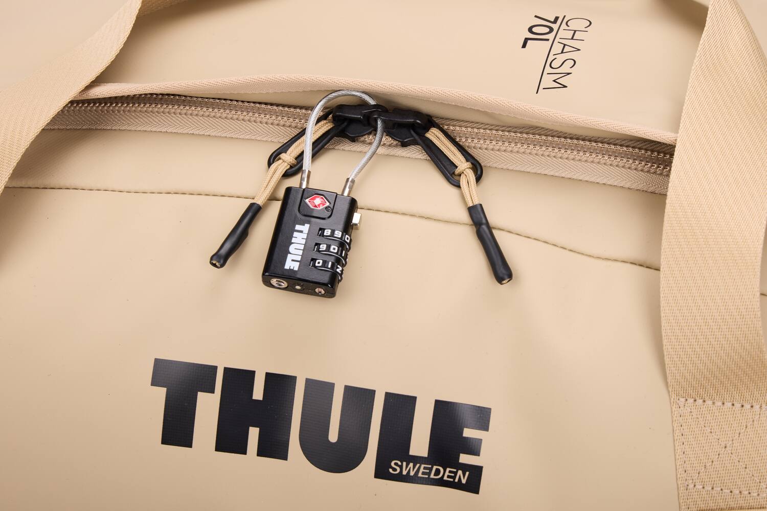 70L CHASM 2  
890  
THULE SWEDEN