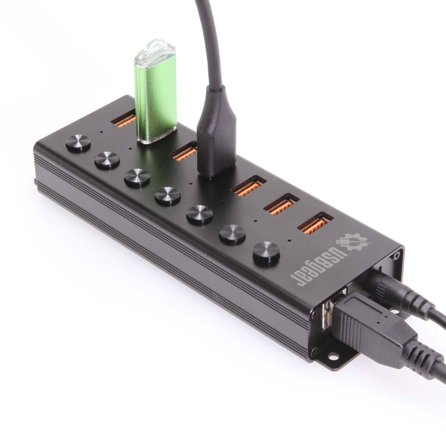 Alt View 4. USBGear - 7-Port USB 3.2 Gen 2 Hub - 10Gbps - Individual Power Switches - Charging & Data - Includes Power Adapter - Black.