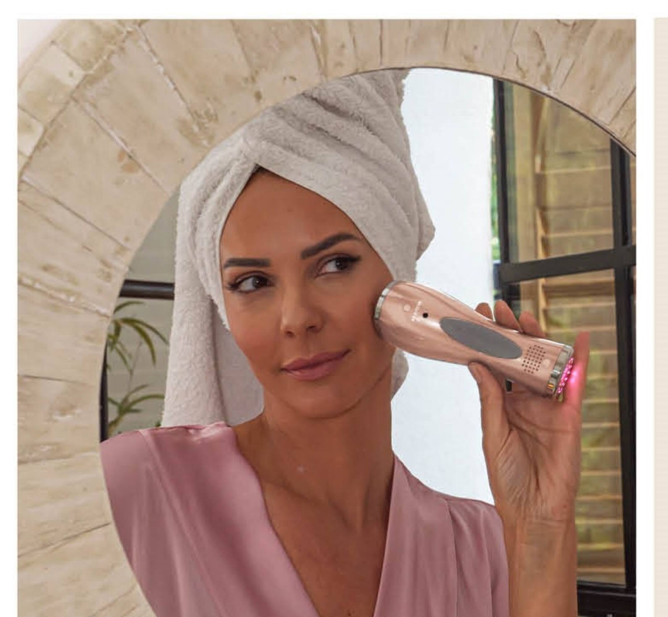 Alt View 5. Numiere - Numiere Plus LED & Microcurrent Skincare Wand - Gold.