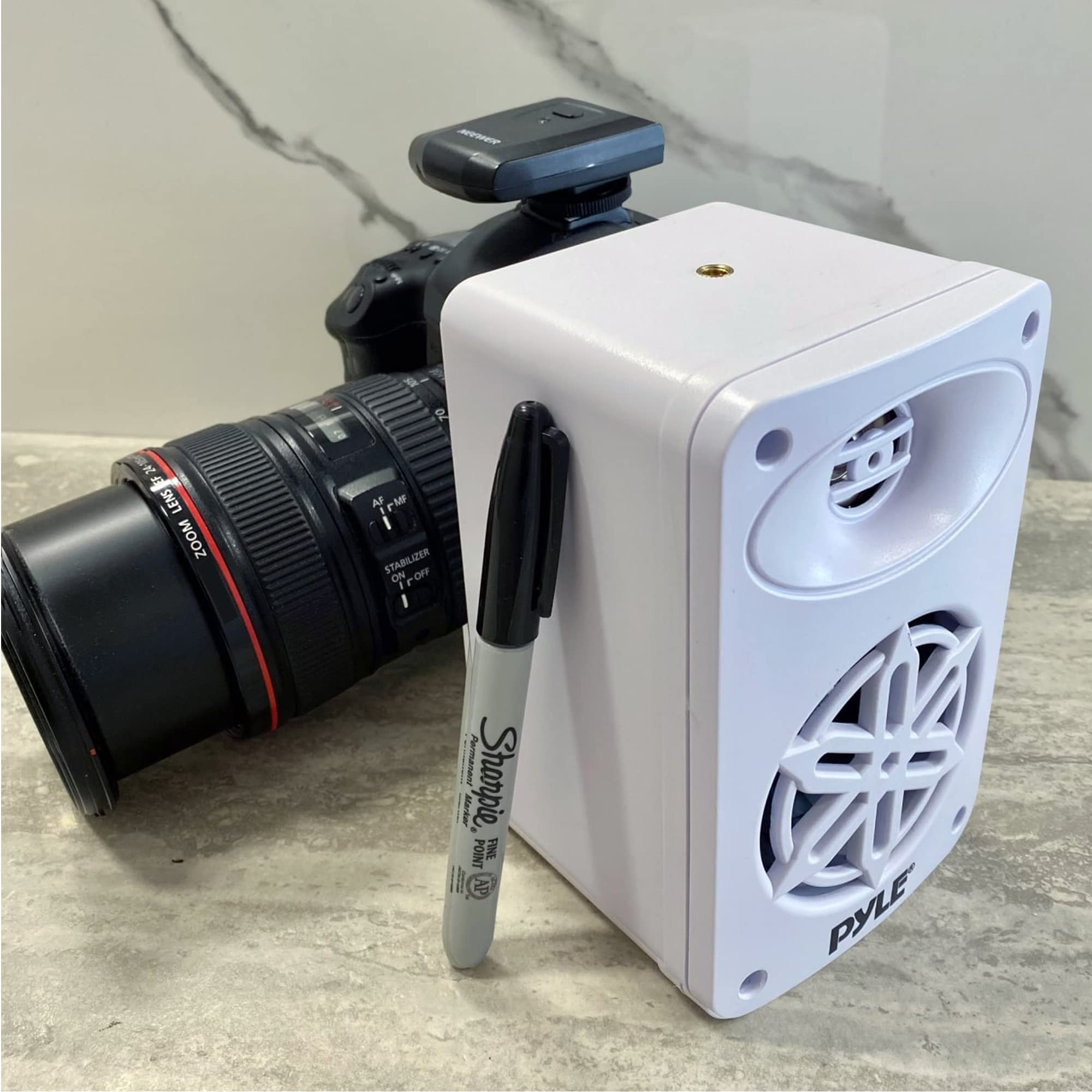 M DE R LENS ZOOM AF rM STABILIZER OFF ON P-OFF  
Sharpie. Permanent Marker + POINT FINE  
I AP PYLE