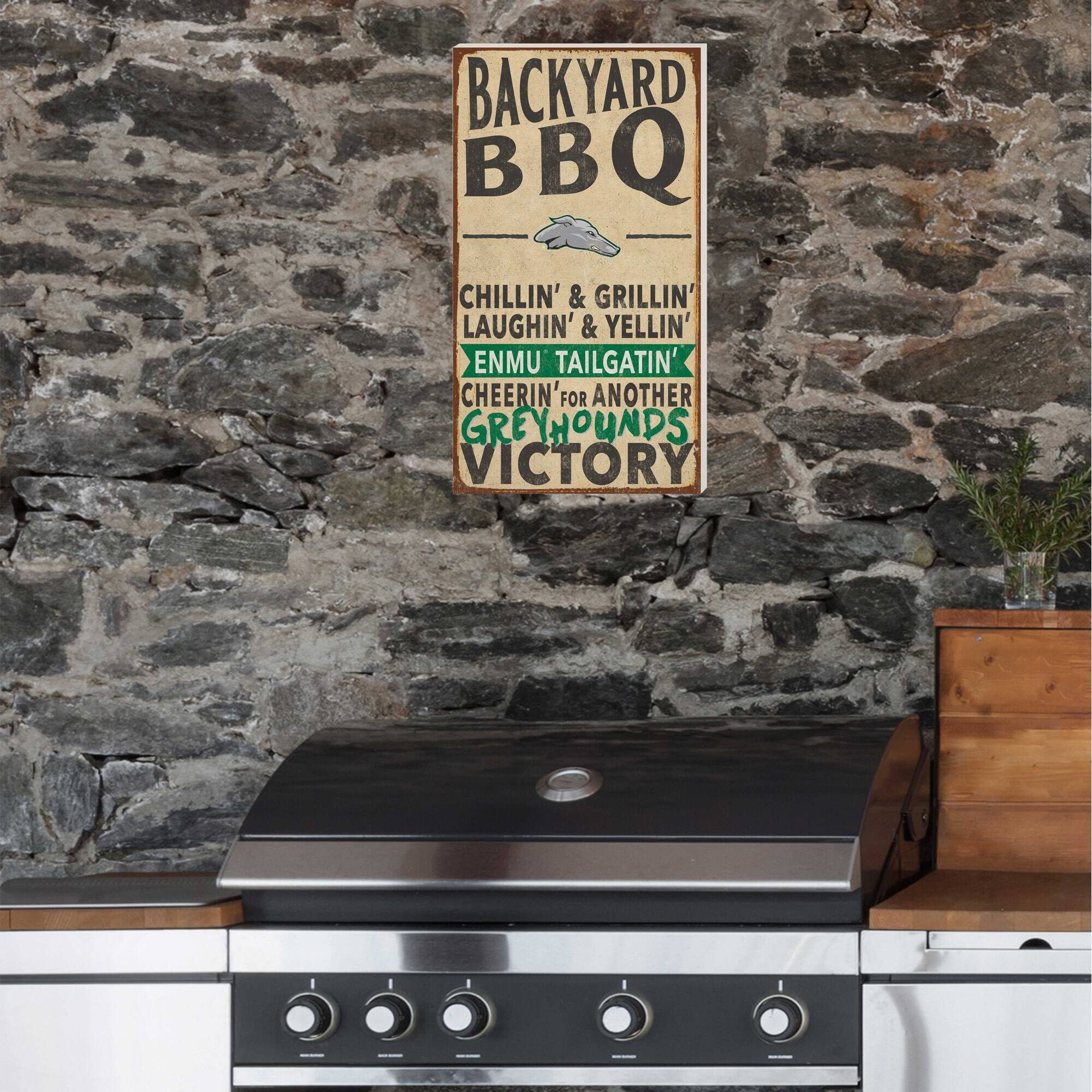 BACKYARD BBQ

CHILLIN' & GRILLIN'  
LAUGHIN' & YELLIN'  
ENMU TAILGATIN'  
CHEERIN' FOR ANOTHER  
GREYHOUNDS VICTORY