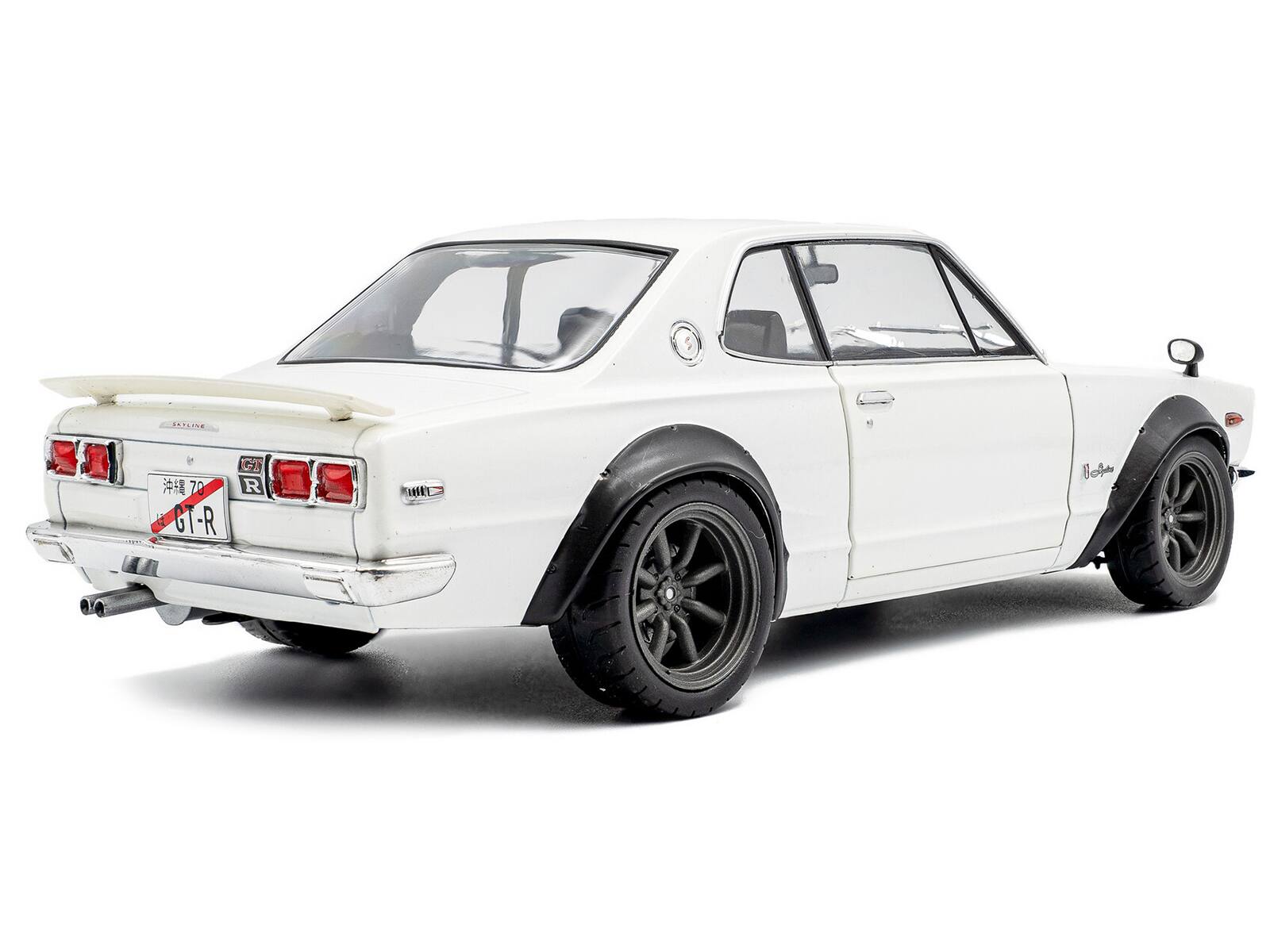 The text on the image reads: "LI&E 70 GT-R"