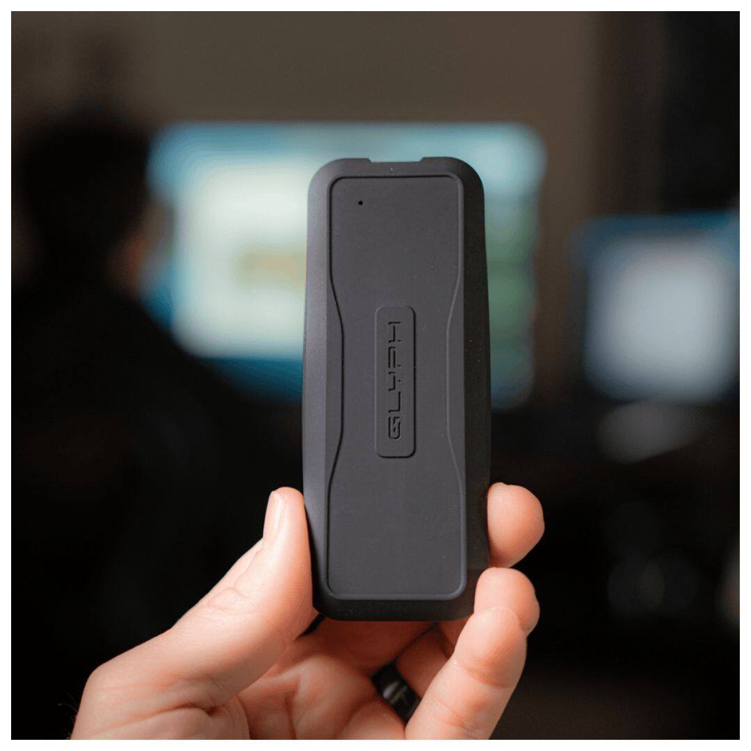 Left. Glyph - Glyph Atom EV SSD, USB-C (3.2, Gen 2), USB 3.0, Compatible with Thunderbolt 3 (2TB).