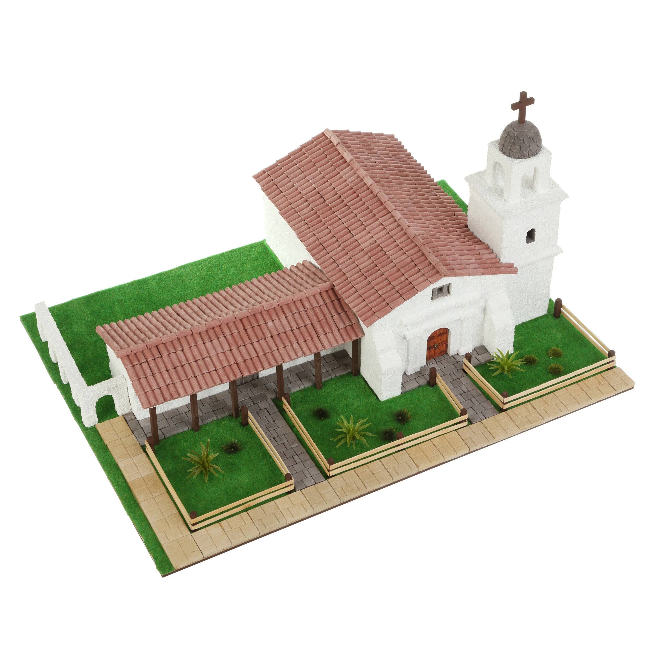 Angle. Wise Elk - Mission Santa Cruz Mini Brick Building Kit, 1370 pcs - Multicolor.
