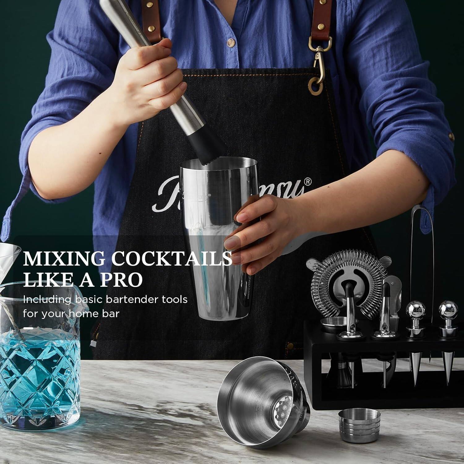 MIXING COCKTAILS LIKE A PRO  
Including basic bartender tools for your home bar
